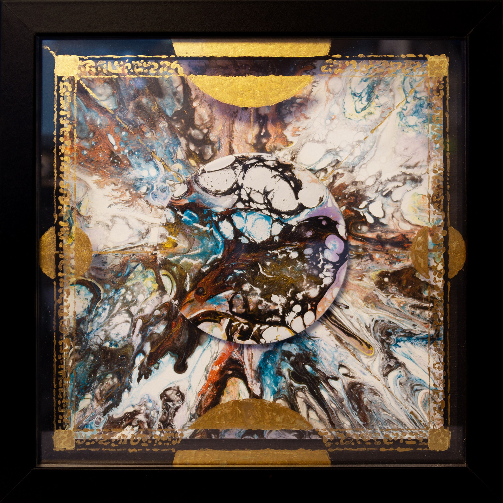 Relics II - 25 x 25 cm