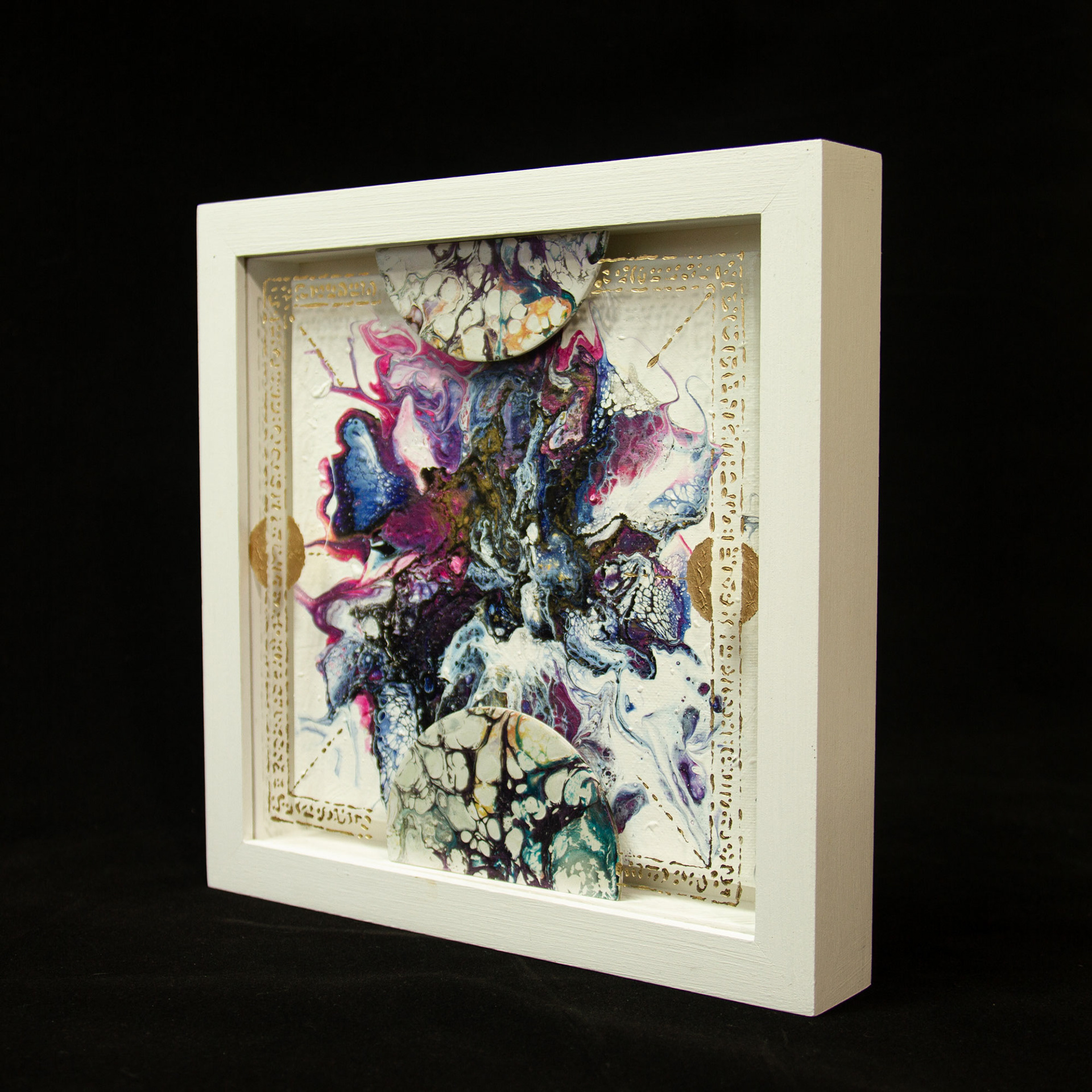 Relics III - 3D view - 25 x 25 cm (frame included)