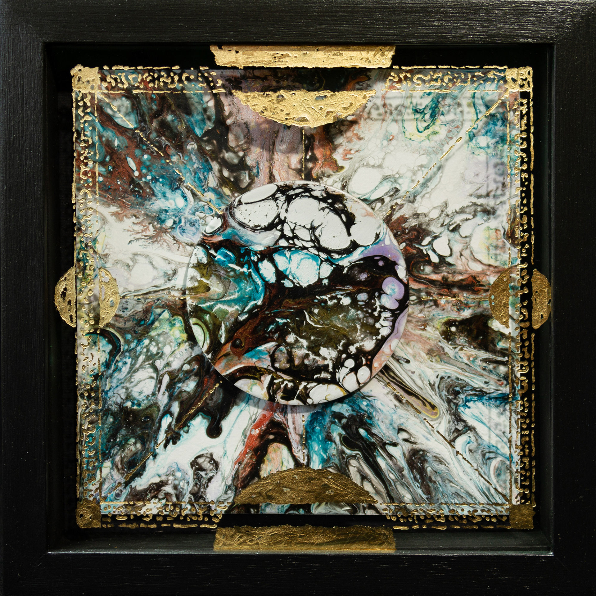 Relics II - clean view - 25 x 25 cm (frame included)
