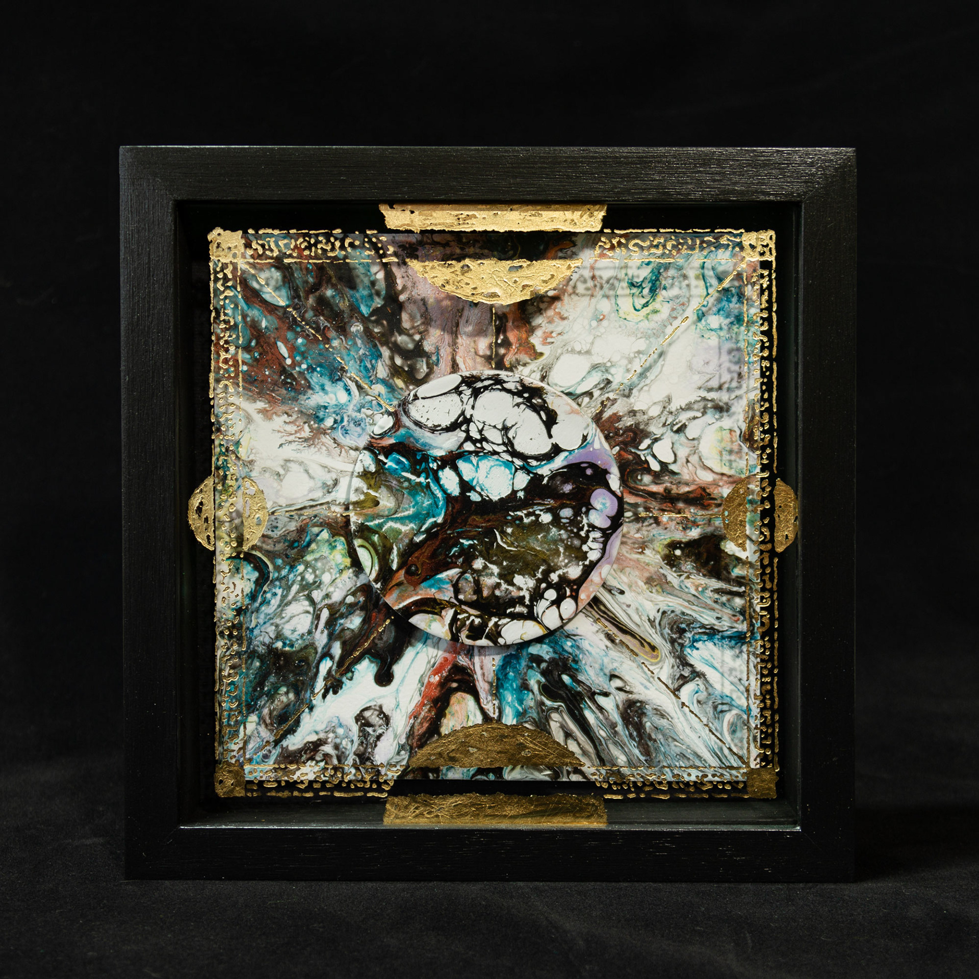 Relics II - front view - 25 x 25 cm (frame included)