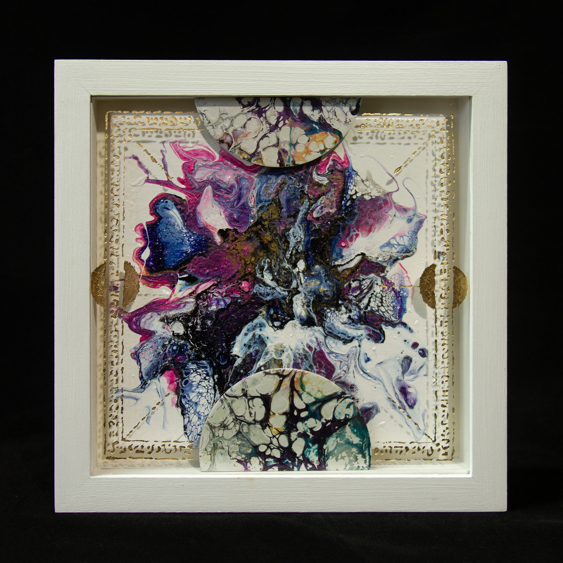 Relics III - front view - 25 x 25 cm (frame included)