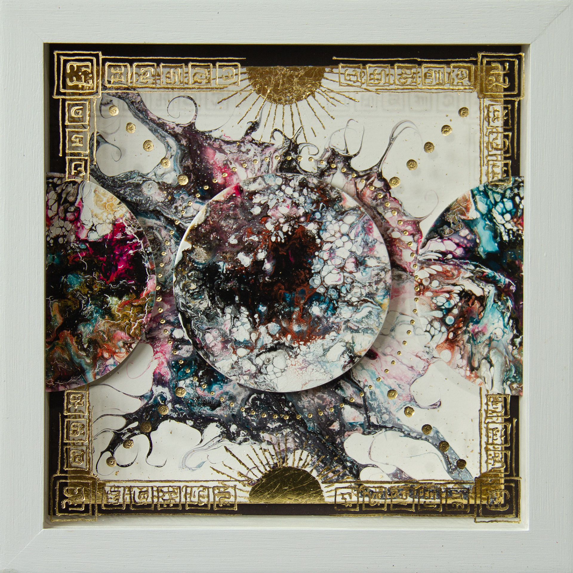Relics VIII - clean view - 25 x 25 cm (frame included)