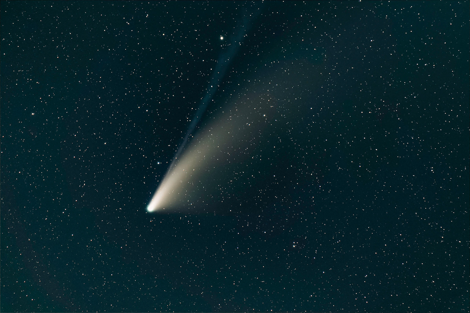 Picture saved with settings embedded.