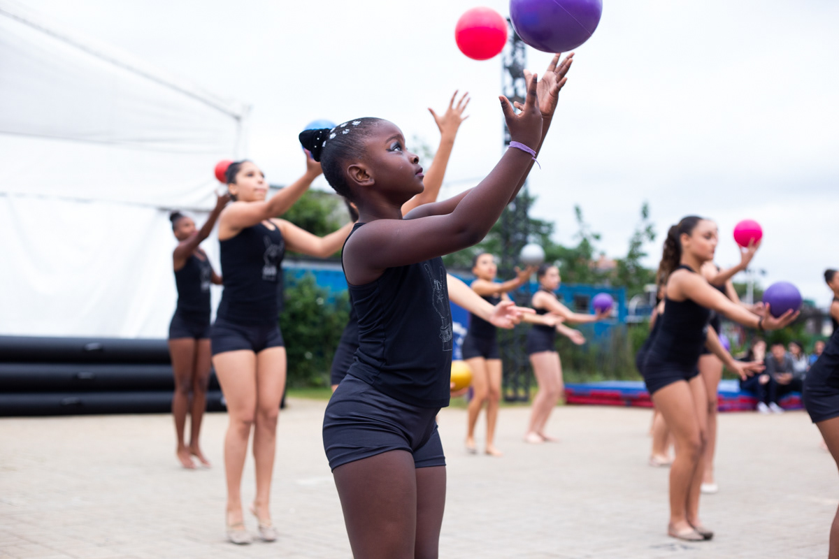 Festival de Ginástica para Todos com Grupo Dinamarquês Gymnastikefterskolen Stevns. Sesc Campo Limpo, 2018.