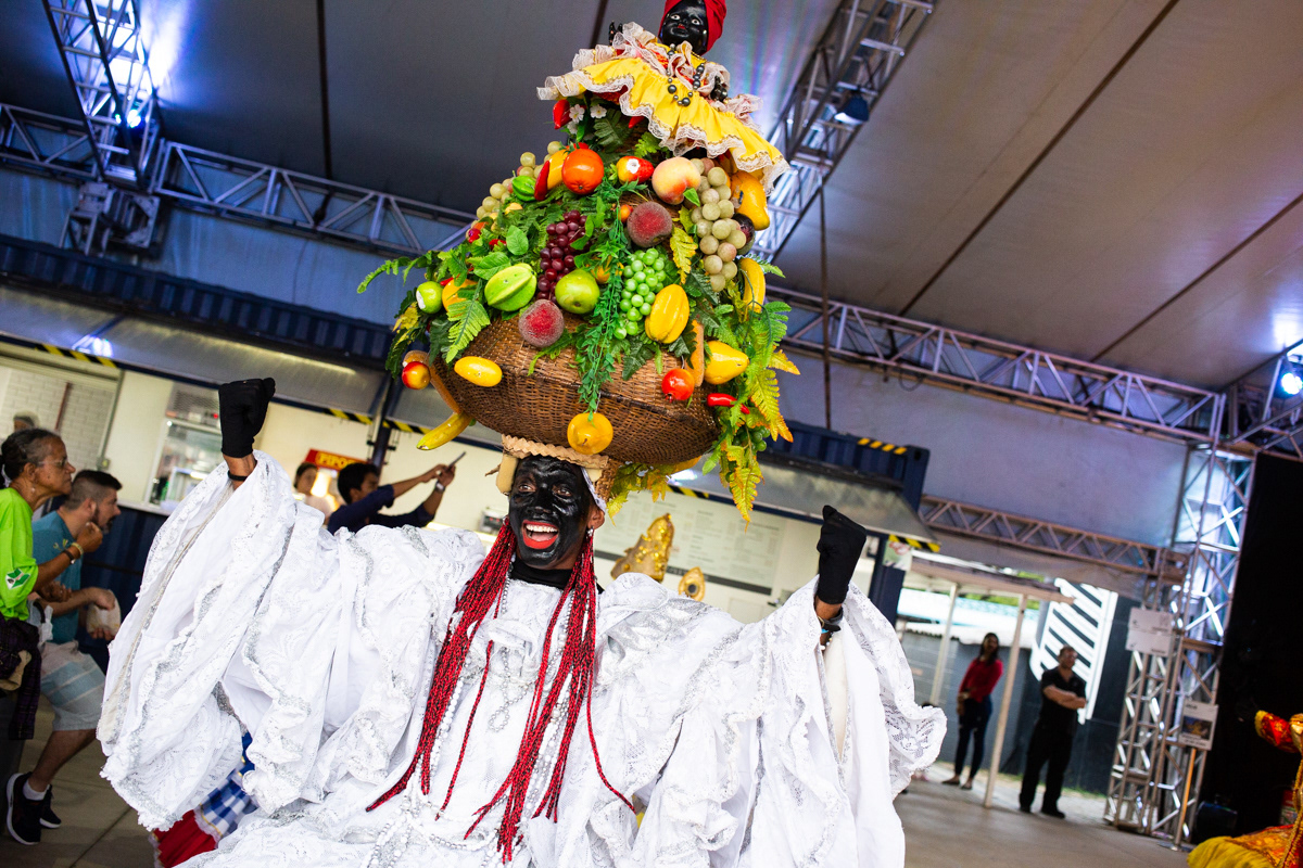 Do 13 ao 20 (Re)Existência do Povo Negro: Maracatu Az de Ouro (CE). Sesc Campo Limpo, 2019.