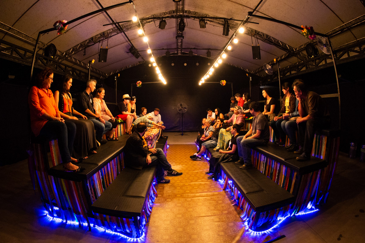 Interior com Grupo Bagaceira. Sesc Campo Limpo, 2018.