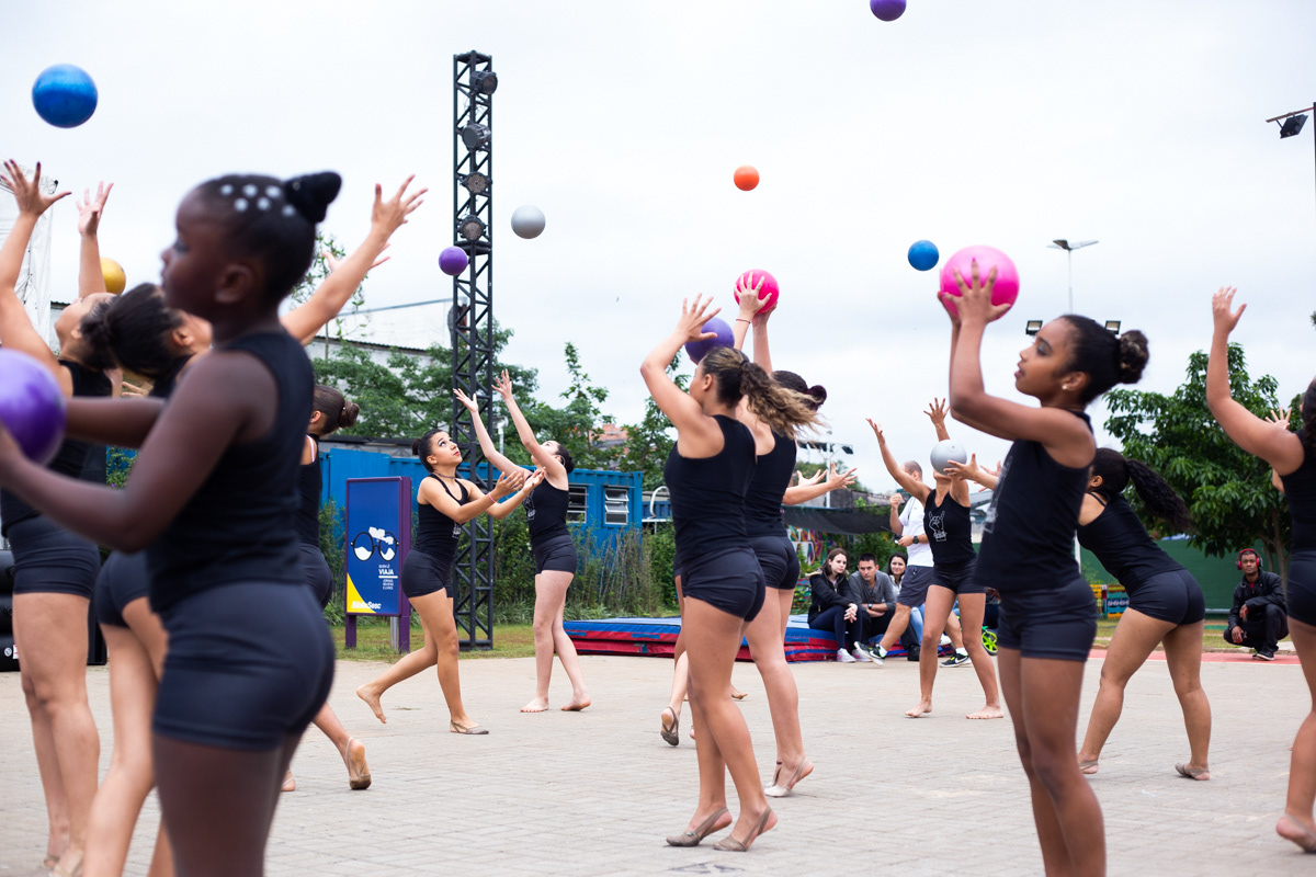 Festival de Ginástica para Todos com Grupo Dinamarquês Gymnastikefterskolen Stevns. Sesc Campo Limpo, 2018.