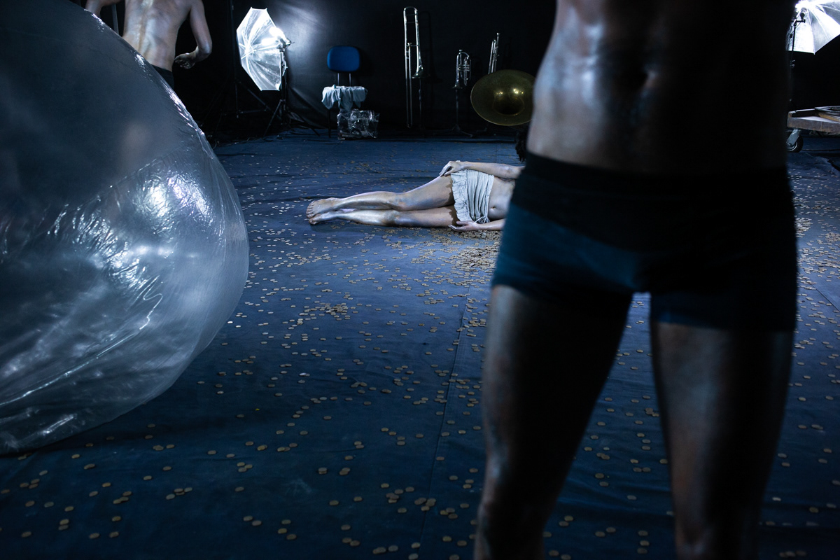 Epidemia Prata com Cia. Mungunzá de Teatro. Sesc Campo Limpo, 2019.