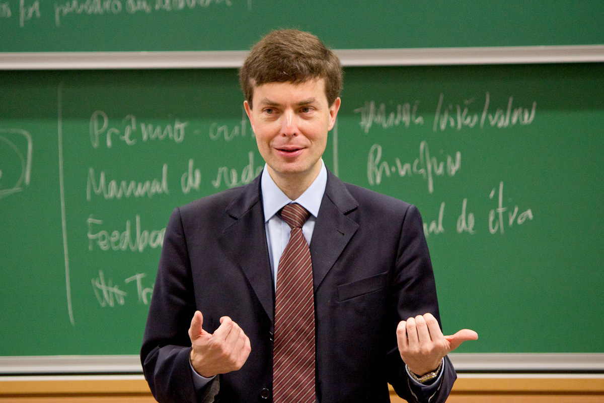 IICS - Instituto Internacional de Ciencias Sociais, 2012