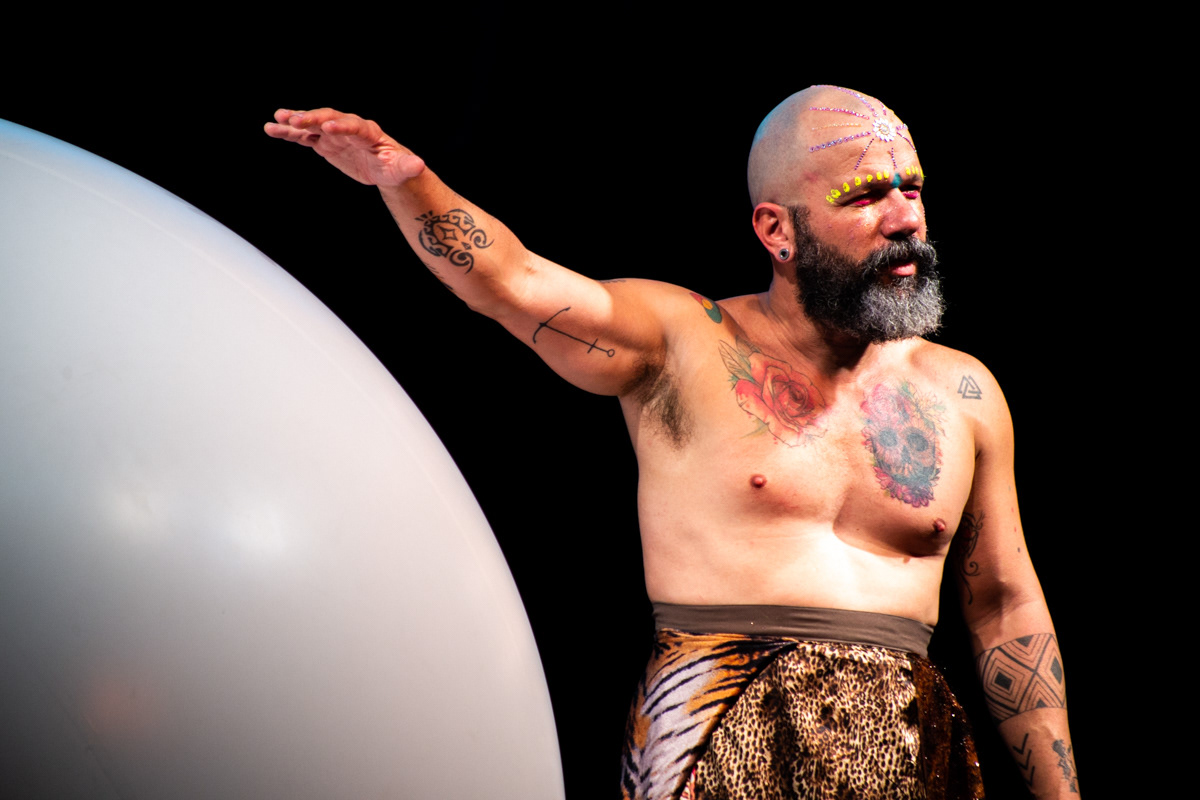 Hoje o escuro vai atrasar para que possamos conversar com Grupo XIX de Teatro. Sesc Campo Limpo, 2018.