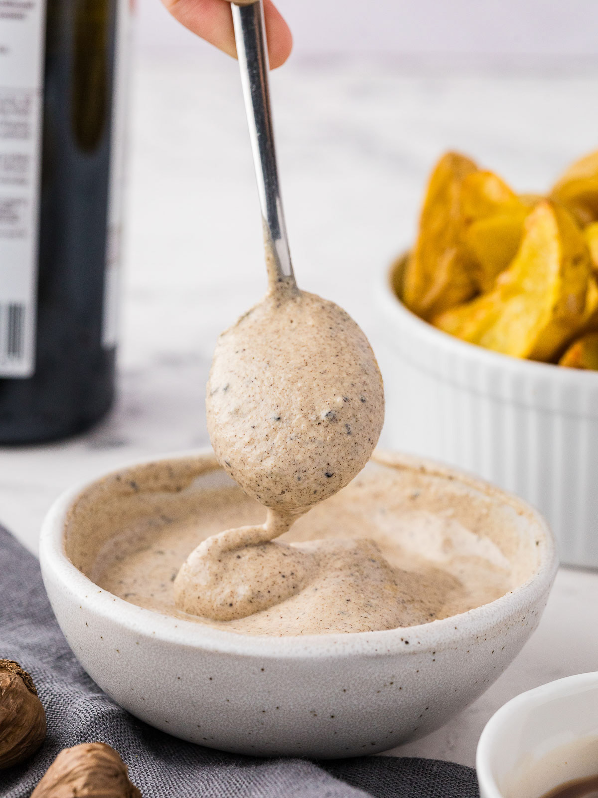 Black garlic aioli - Jem Mantiri - Rotterdam food stylist