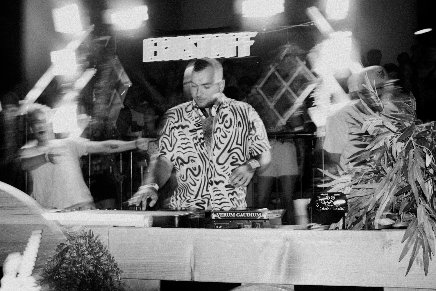 ECHTER CONSTI @ OPEN CHURCH RAVE 2025