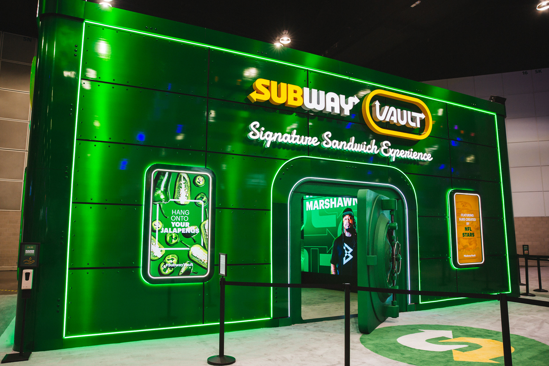 Marshawn Lynch, Russell Wilson, and Trevor Lawrence Autograph Their New Subway  Sandwiches for Fans in LA