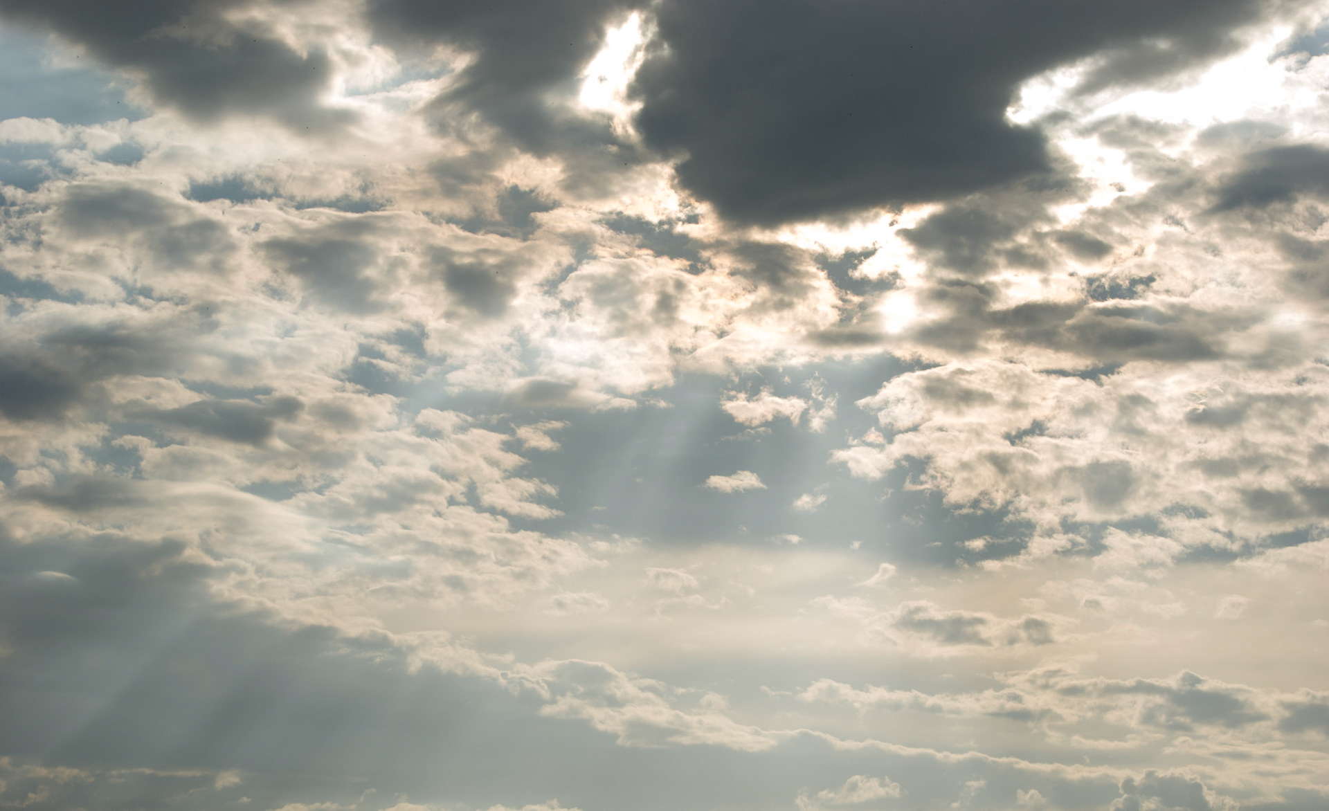 Sun breaking through the cloulds at Lake Nakuru