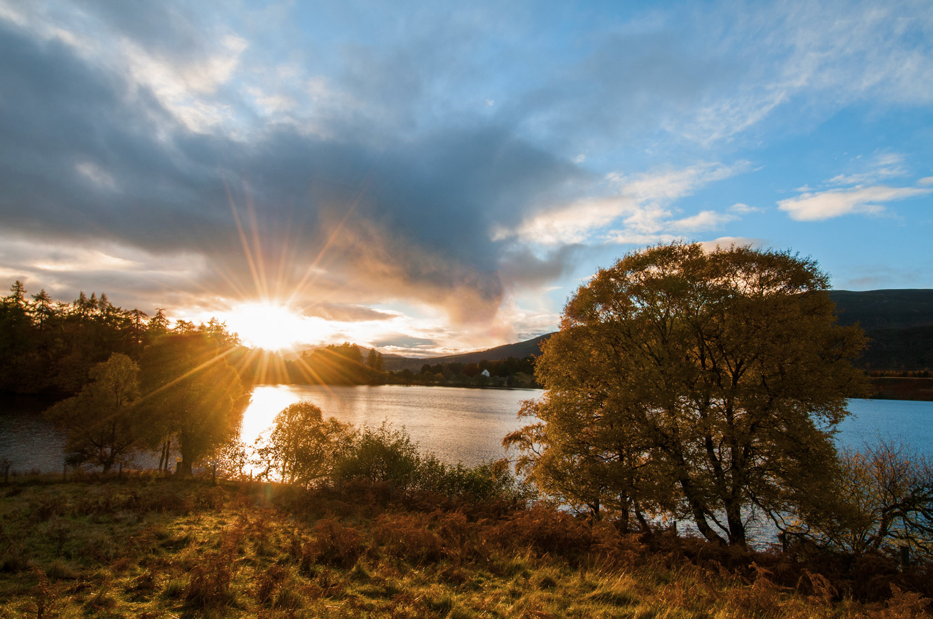 Sunset acros the lake behind the Rowan Tree Country hotel which I stayed at