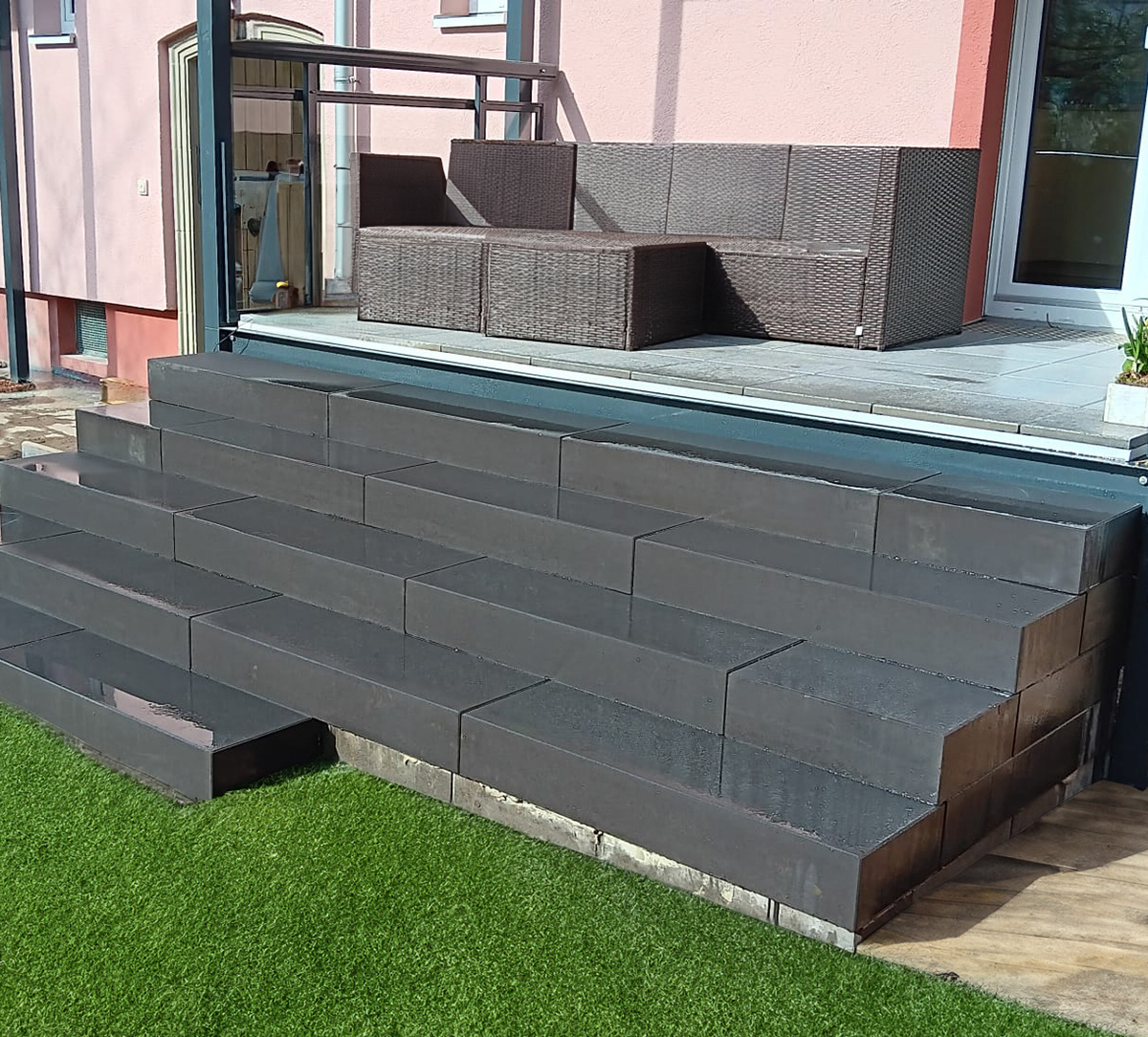 Terradde und Treppen