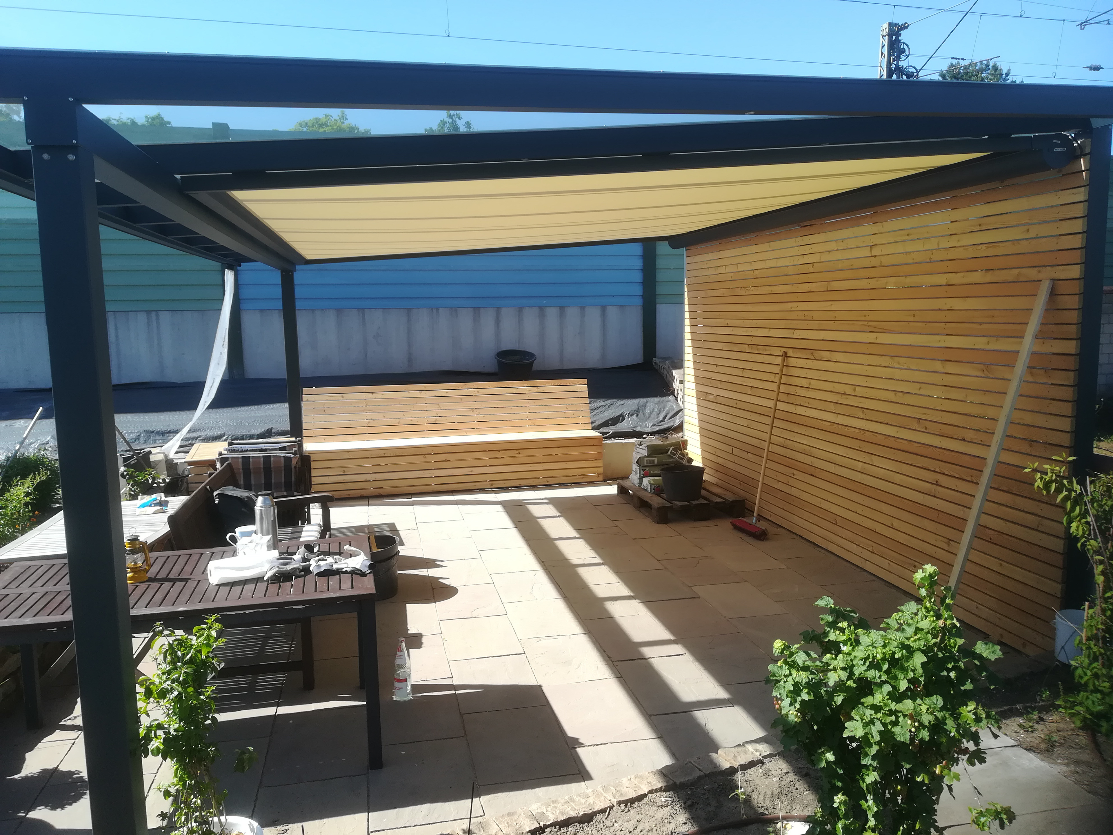 Sichtschutz und Bank