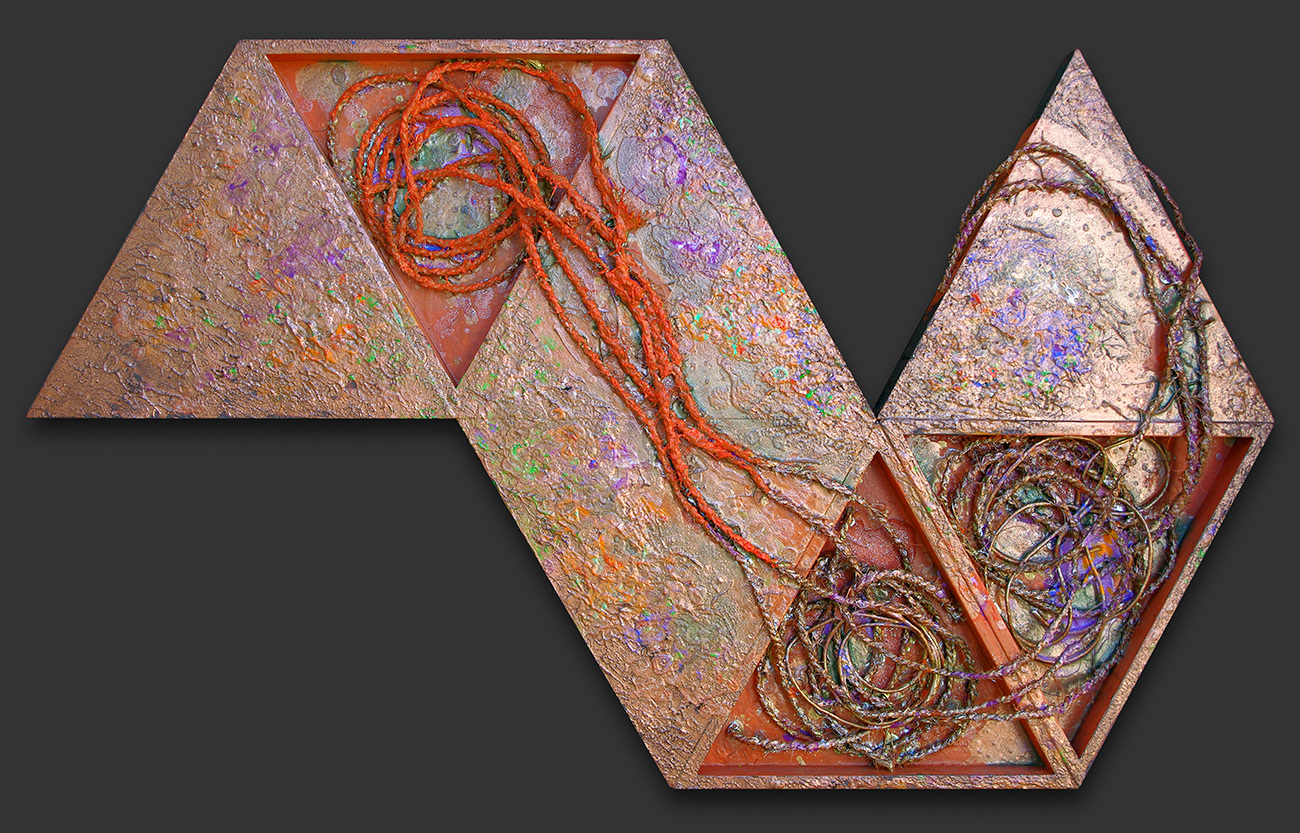 Relation 02, acrylique, sable, corde et pigments métalliques sur bois, 90x52 cm.