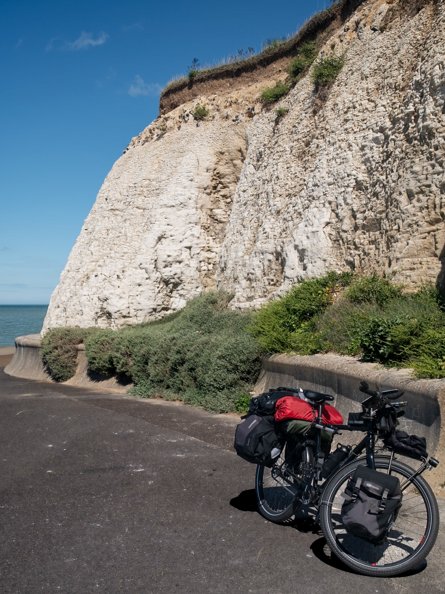 North Sea trekking bike by the chalk cliffs, Westgate-on-Sea (Engeland) (during the ‘North Sea Crossing 2026’ trip, NL-BE-FR-GB, June 2026)