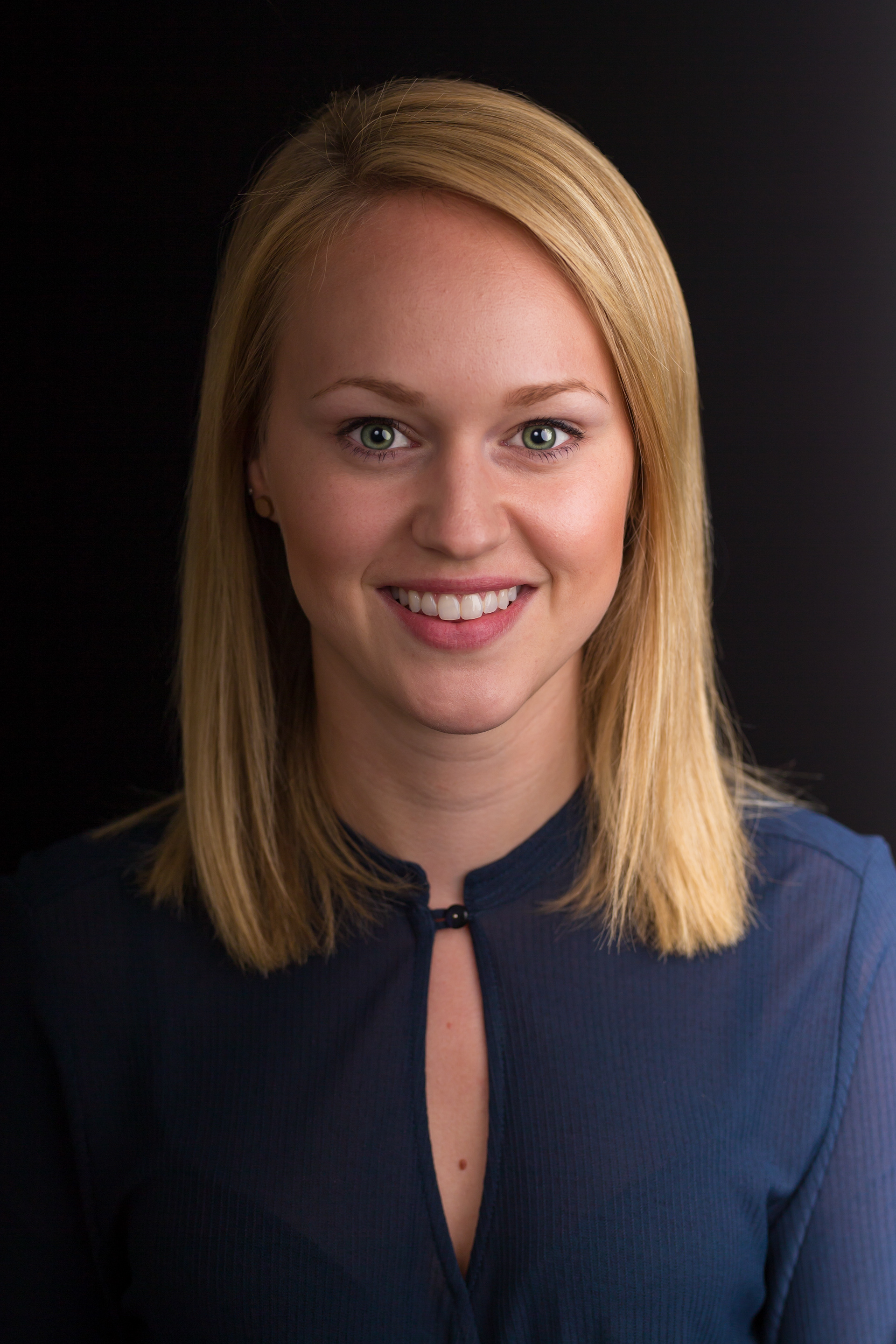 Canon 1Dx, EF 85 f/1,4 - 2/400, ISO100, f/3,2, 85mm - 4 Elinchrom blixtar, softbox, paraply, snoot