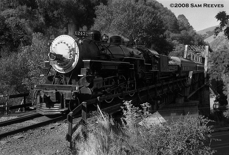 SP 2472 in Niles Canyon