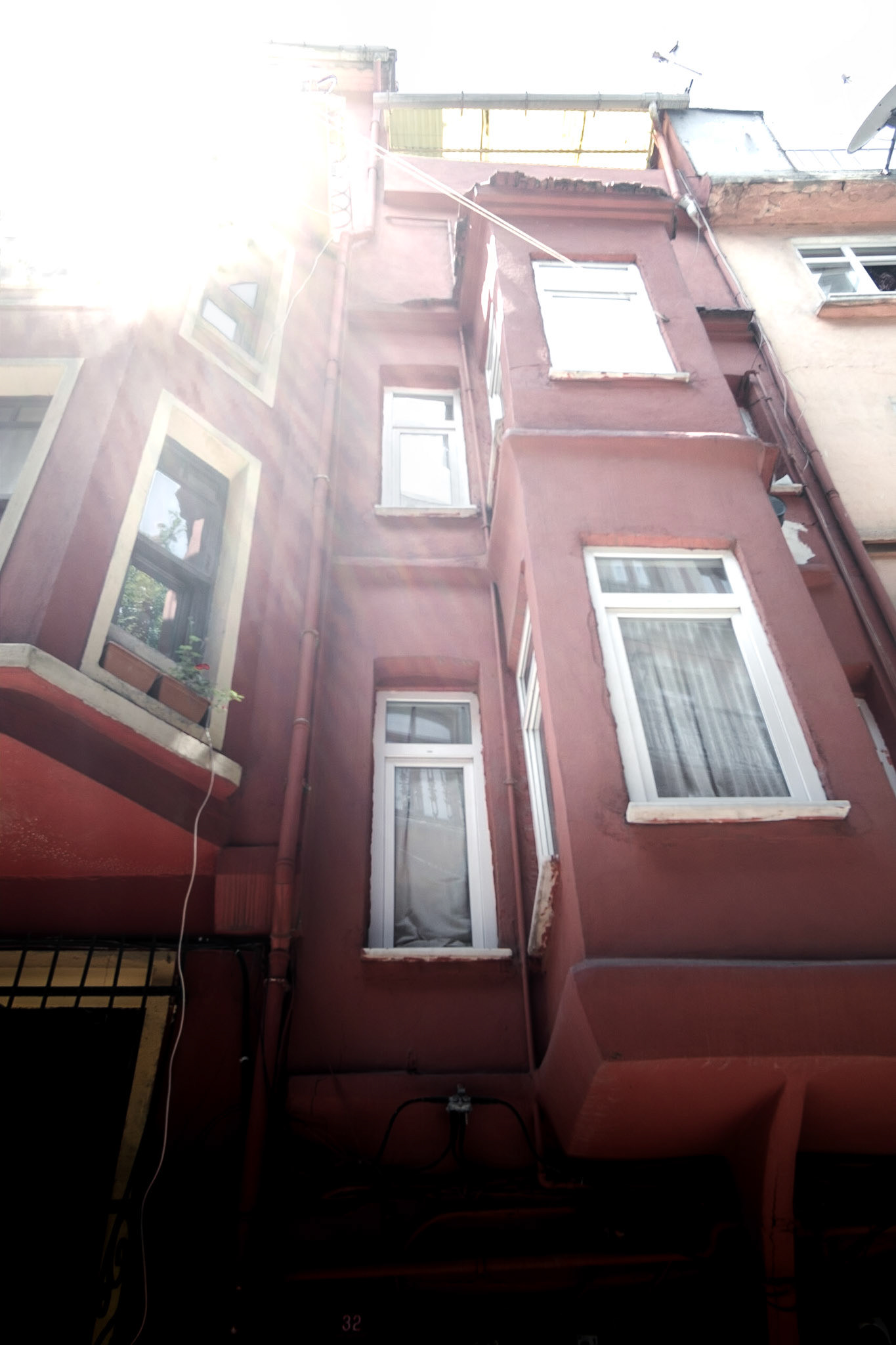 Some beautiful and some ugly, these old and delapidated houses are what defnies this district of Istanbul