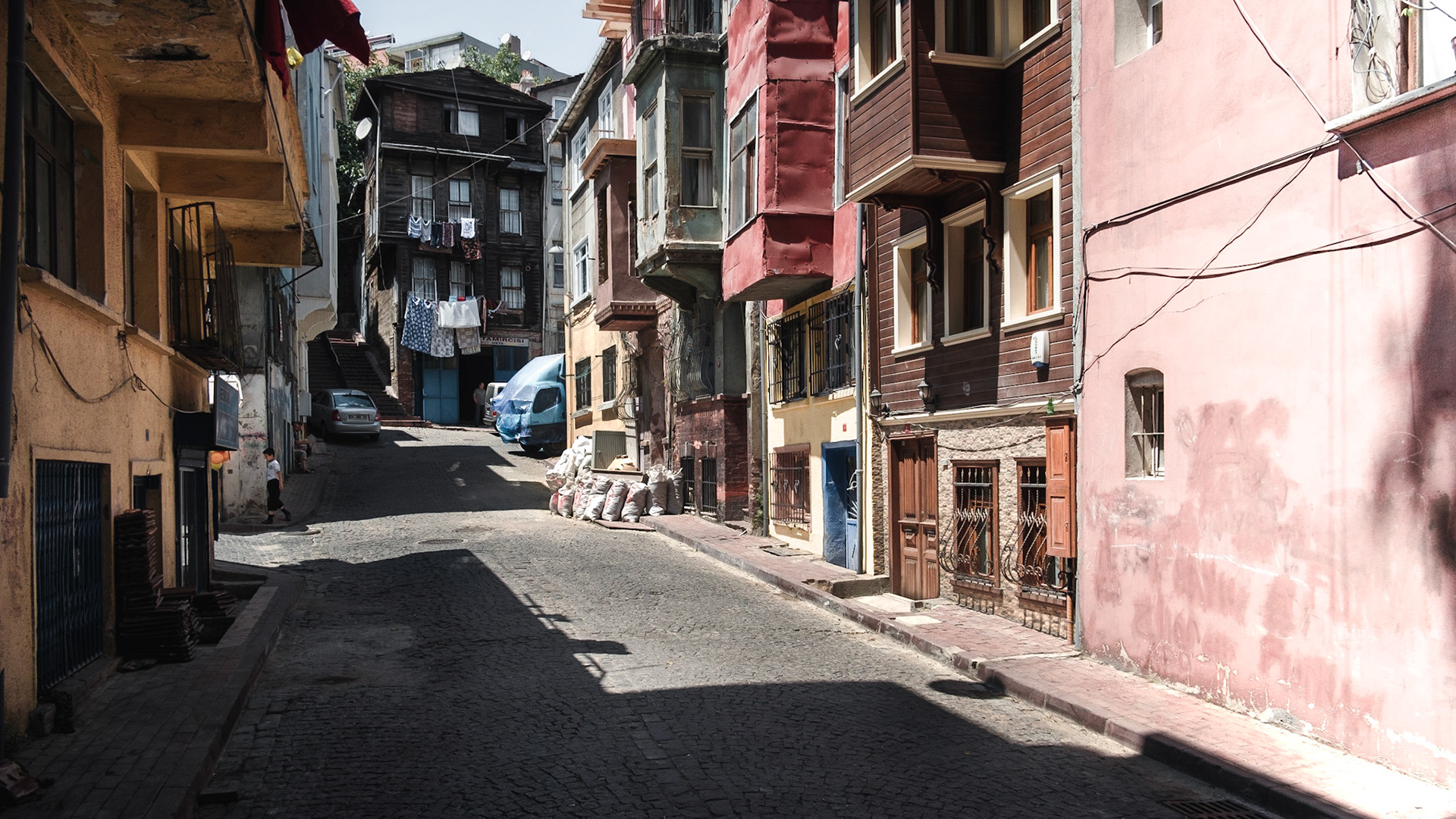Fener and Balat districts located on the historic peninsula are presently inhabited by a mostly Muslim population that immigrated from other cities and rural areas.   Today, some parts of the area is delapidated and face the danger of total ruin and neglect.