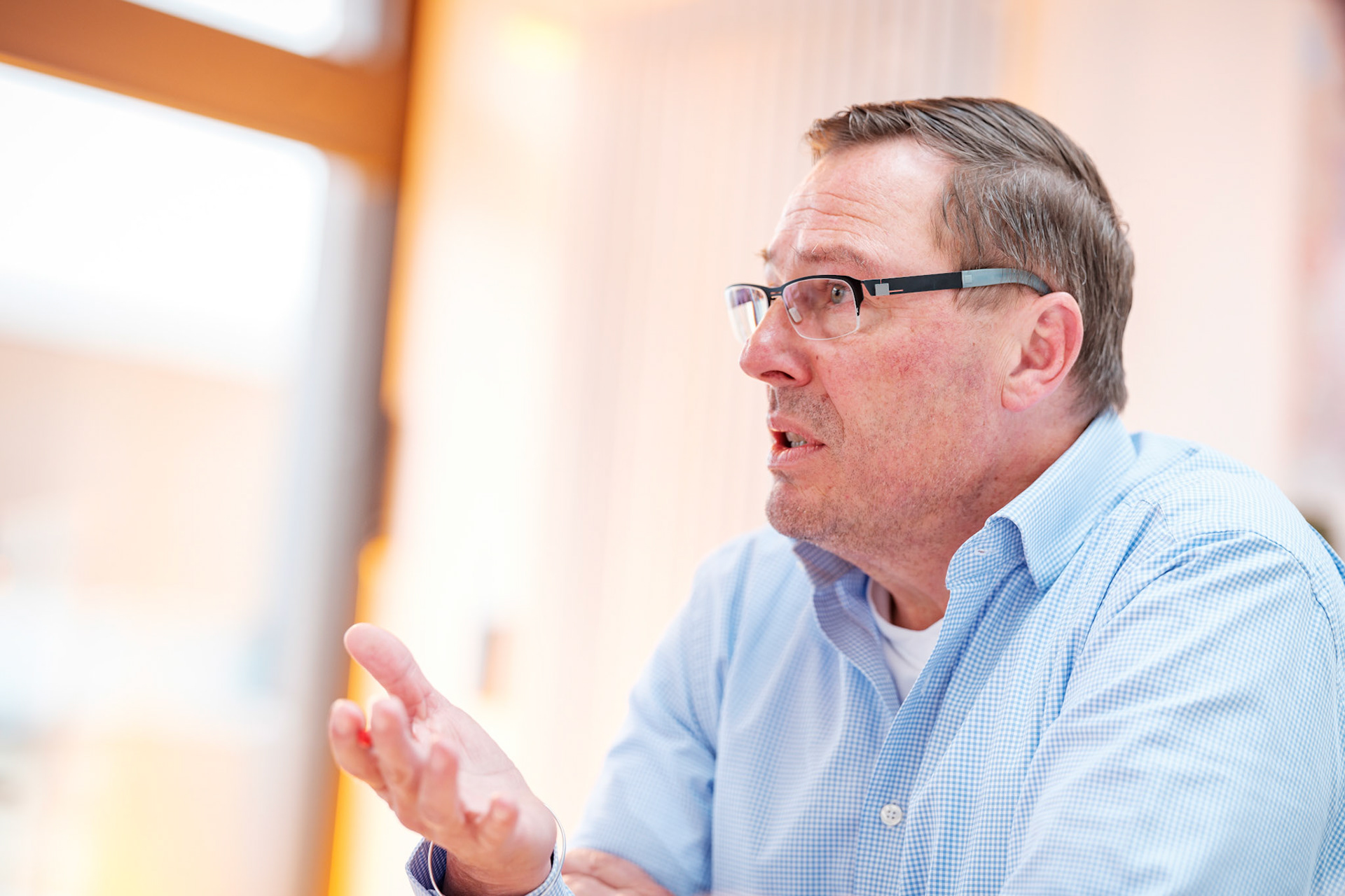 Titelgeschichte PVH vor Ort / Fa Schwendt am Mittwoch, 14.11.17  in Wertheim. Foto: Jakob Studnar