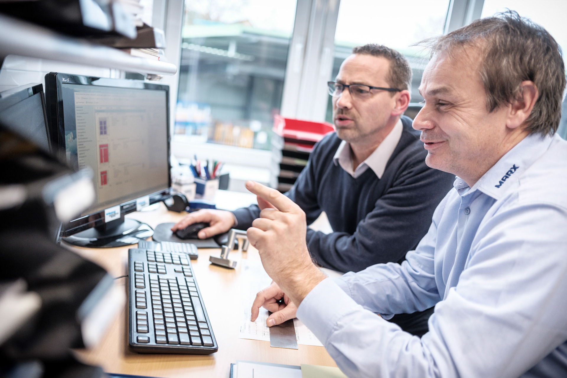 Titelgeschichte PVH vor Ort / Fa Schwendt am Mittwoch, 14.11.17  in Wertheim. Foto: Jakob Studnar