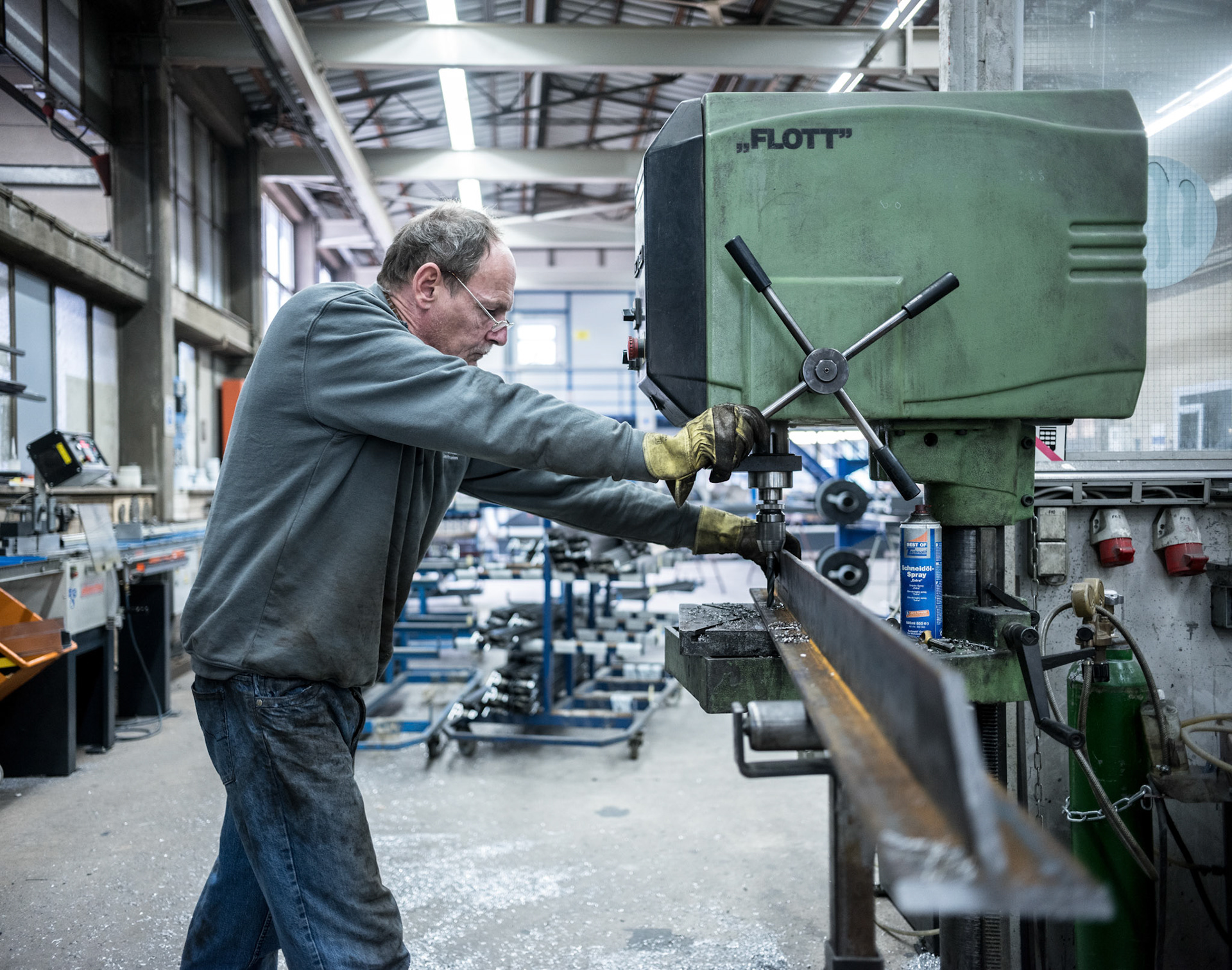 Titelgeschichte PVH vor Ort / Fa Schwendt am Mittwoch, 14.11.17  in Wertheim. Foto: Jakob Studnar