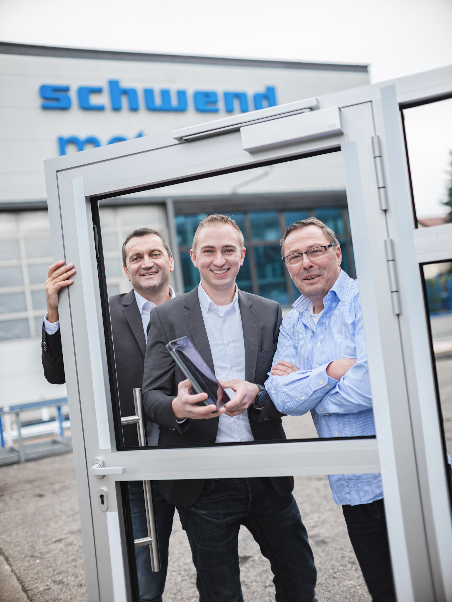 Titelgeschichte PVH vor Ort / Fa Schwendt am Mittwoch, 14.11.17  in Wertheim. Foto: Jakob Studnar