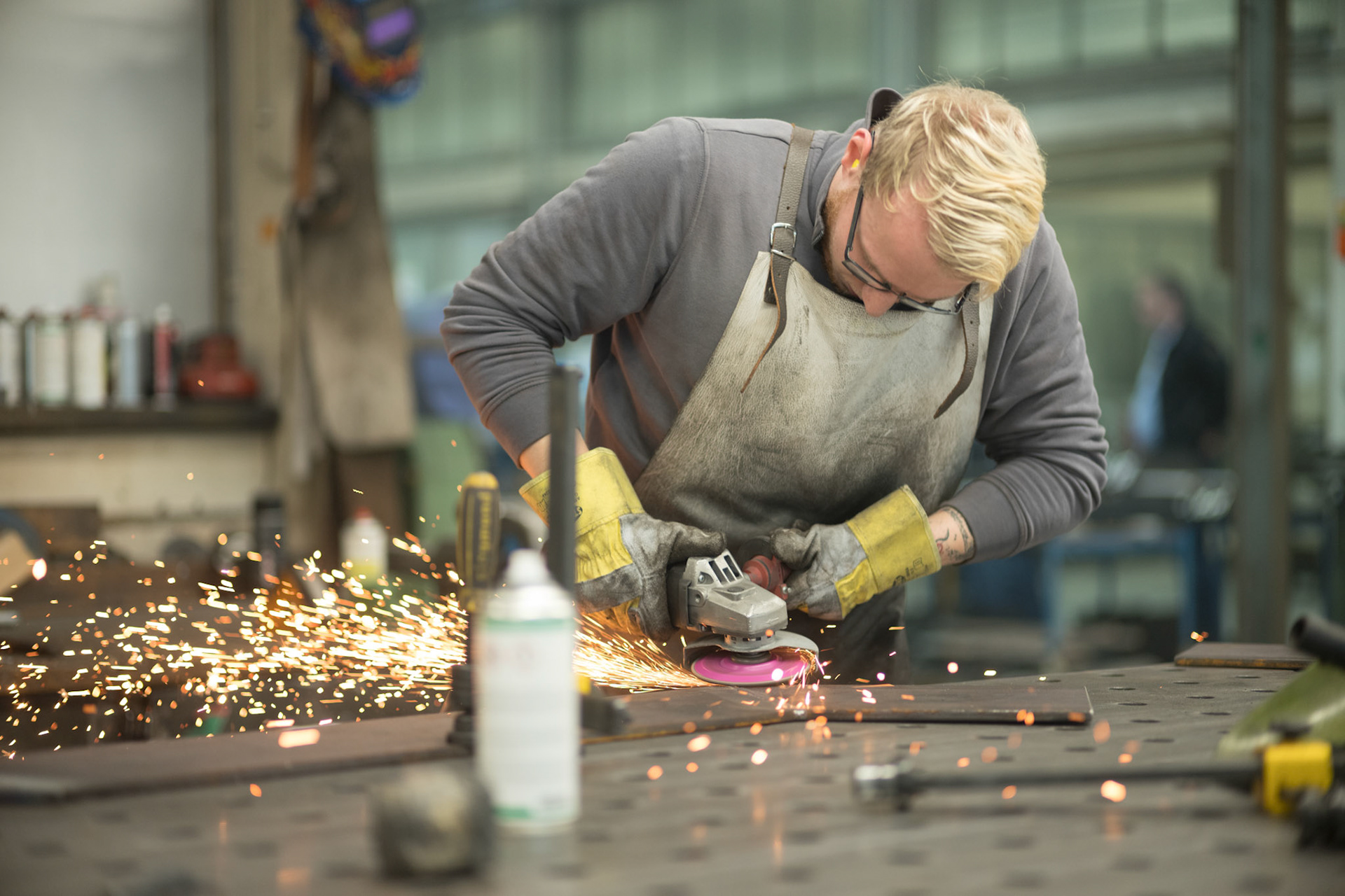 Titelgeschichte PVH vor Ort / Fa Schwendt am Mittwoch, 14.11.17  in Wertheim. Foto: Jakob Studnar