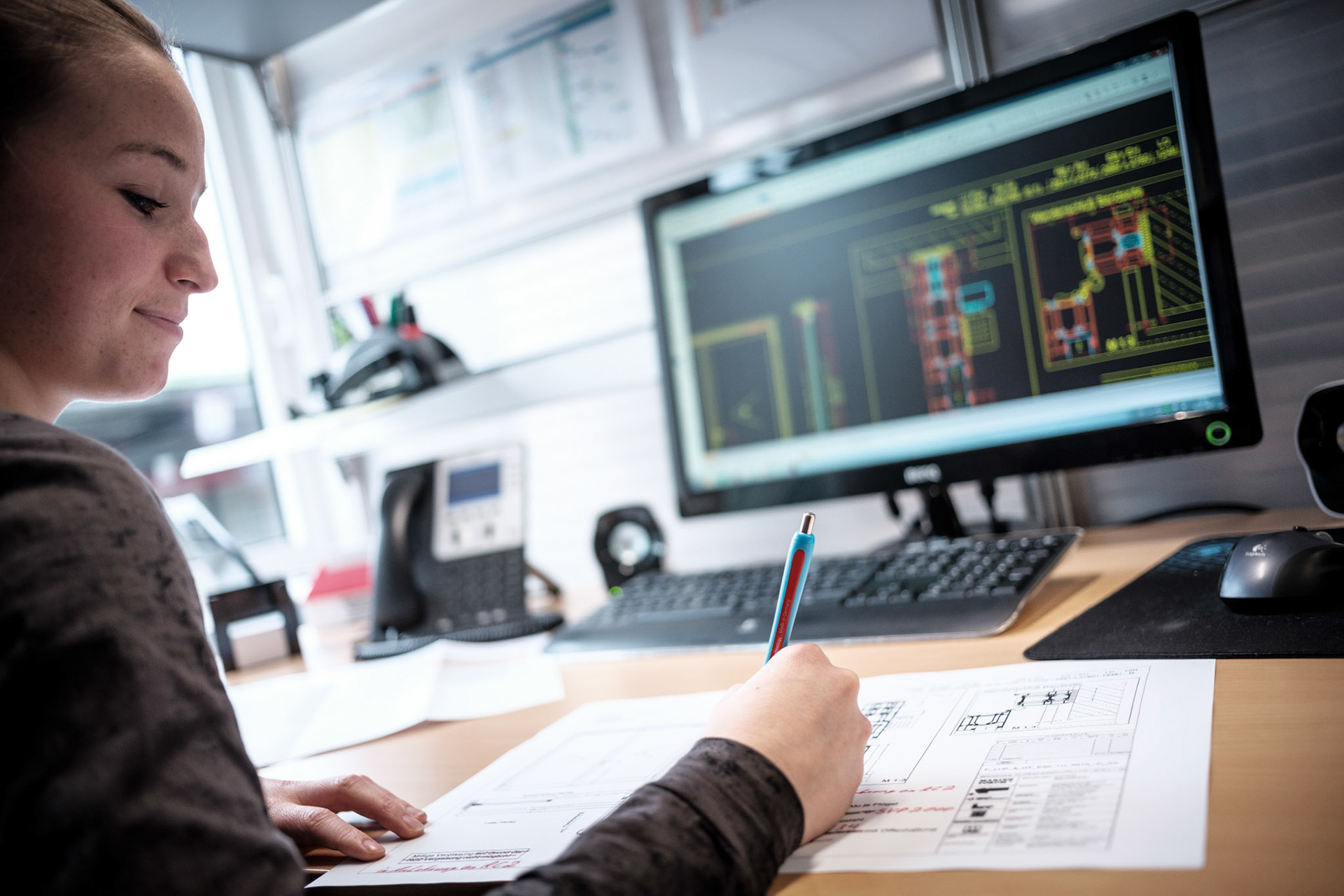 Titelgeschichte PVH vor Ort / Fa Schwendt am Mittwoch, 14.11.17  in Wertheim. Foto: Jakob Studnar