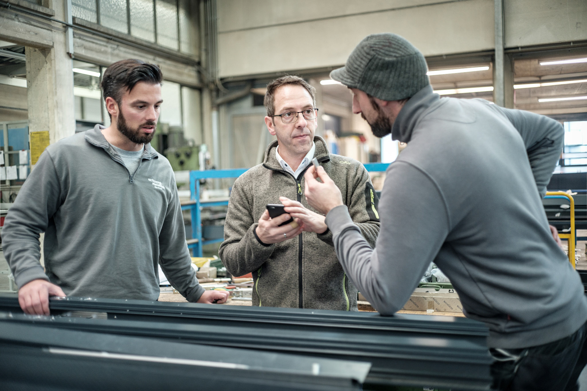 Titelgeschichte PVH vor Ort / Fa Schwendt am Mittwoch, 14.11.17  in Wertheim. Foto: Jakob Studnar