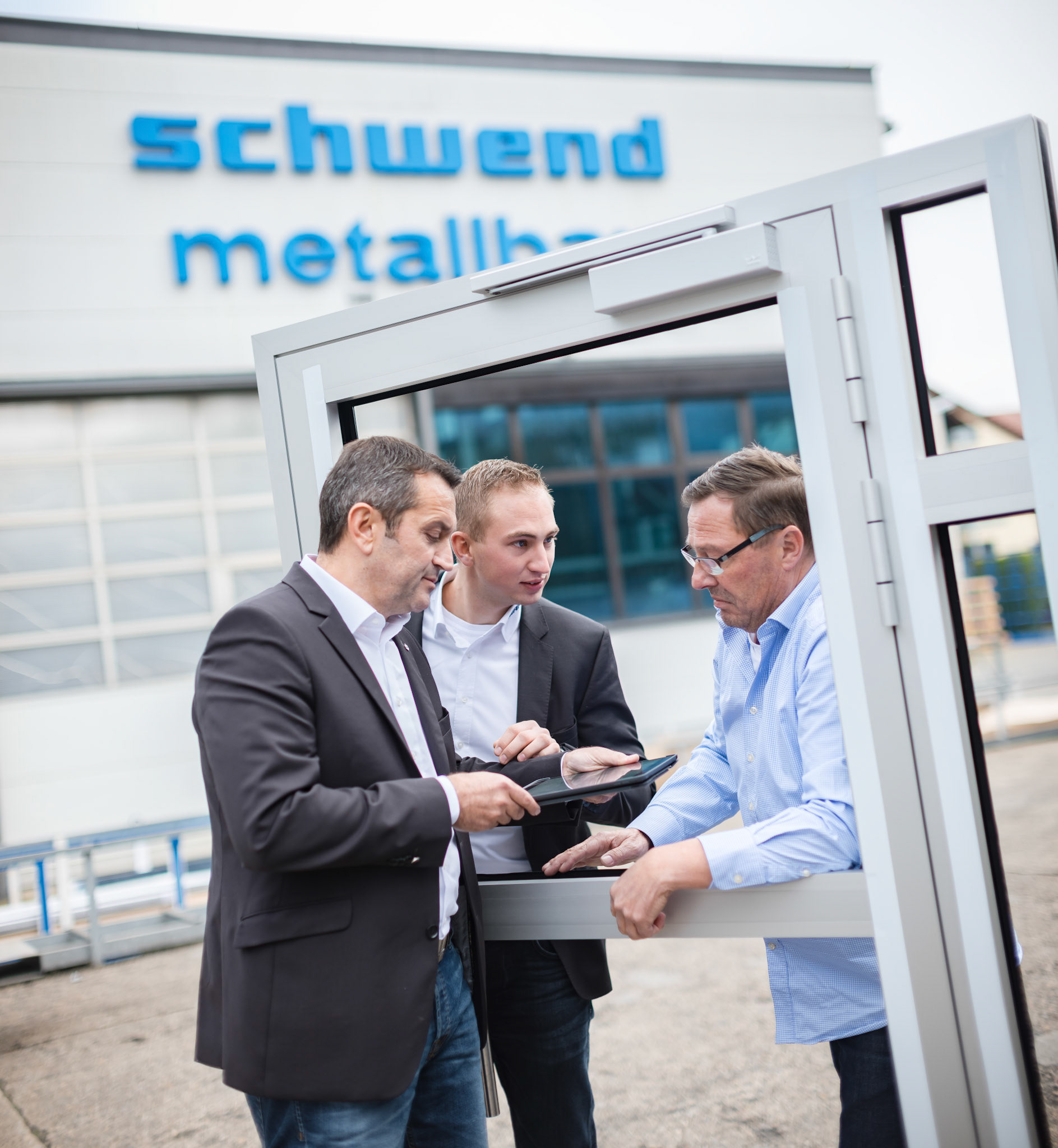 Titelgeschichte PVH vor Ort / Fa Schwendt am Mittwoch, 14.11.17  in Wertheim. Foto: Jakob Studnar