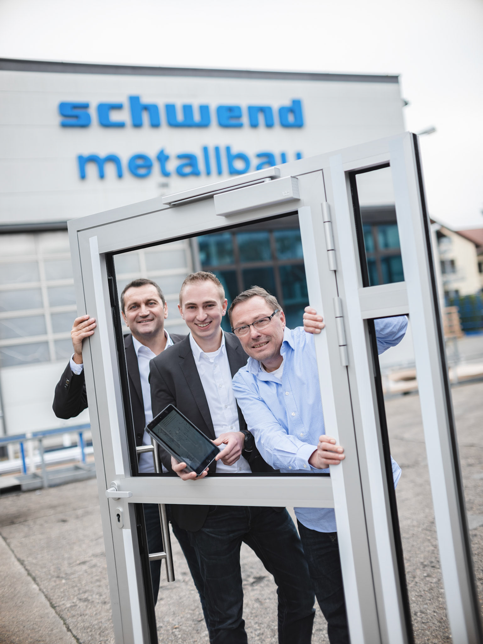 Titelgeschichte PVH vor Ort / Fa Schwendt am Mittwoch, 14.11.17  in Wertheim. Foto: Jakob Studnar