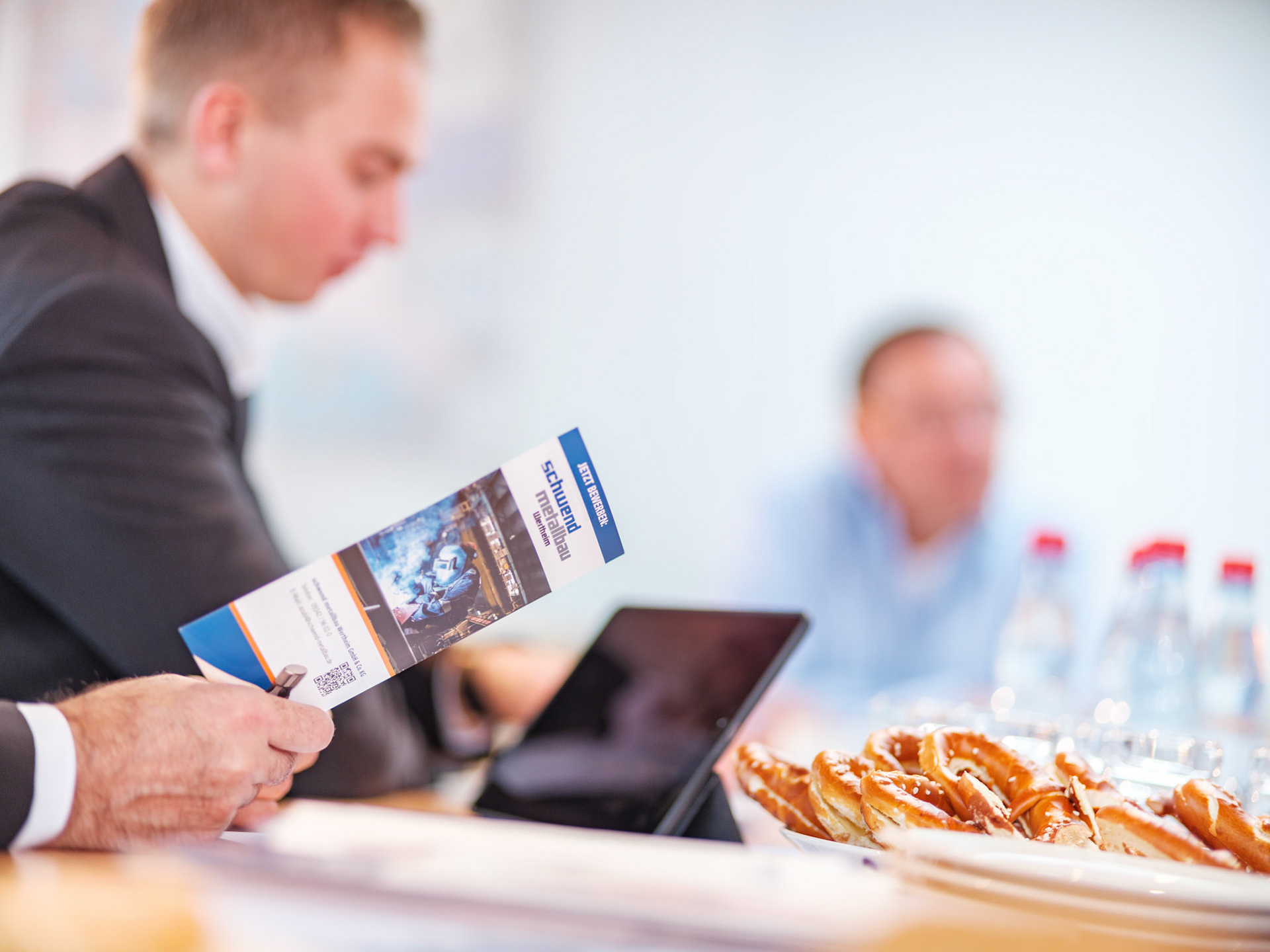 Titelgeschichte PVH vor Ort / Fa Schwendt am Mittwoch, 14.11.17  in Wertheim. Foto: Jakob Studnar