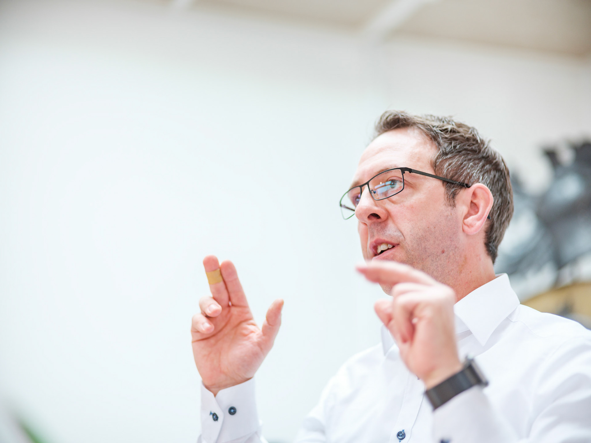 Titelgeschichte PVH vor Ort / Fa Schwendt am Mittwoch, 14.11.17  in Wertheim. Foto: Jakob Studnar