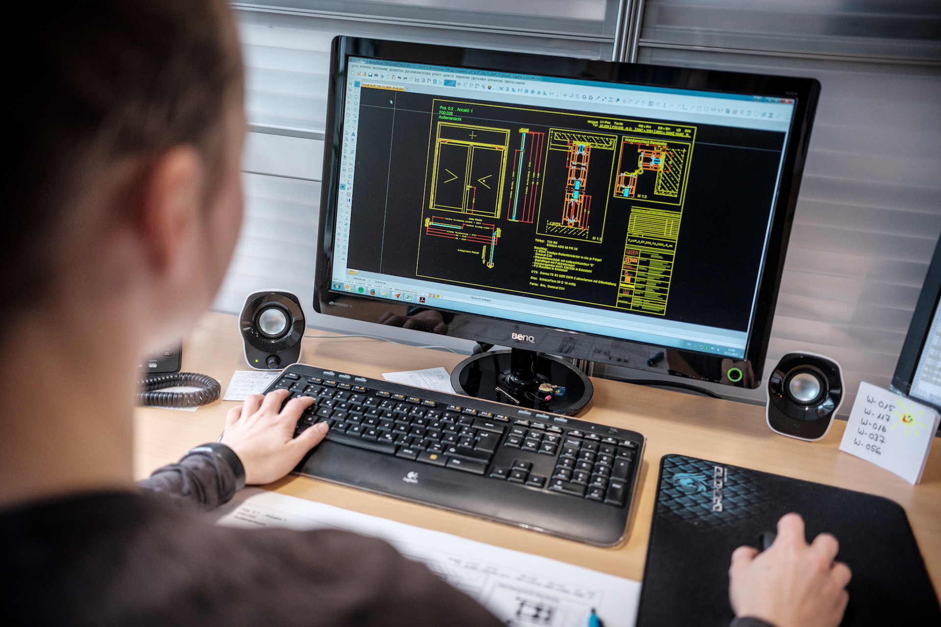 Titelgeschichte PVH vor Ort / Fa Schwendt am Mittwoch, 14.11.17  in Wertheim. Foto: Jakob Studnar