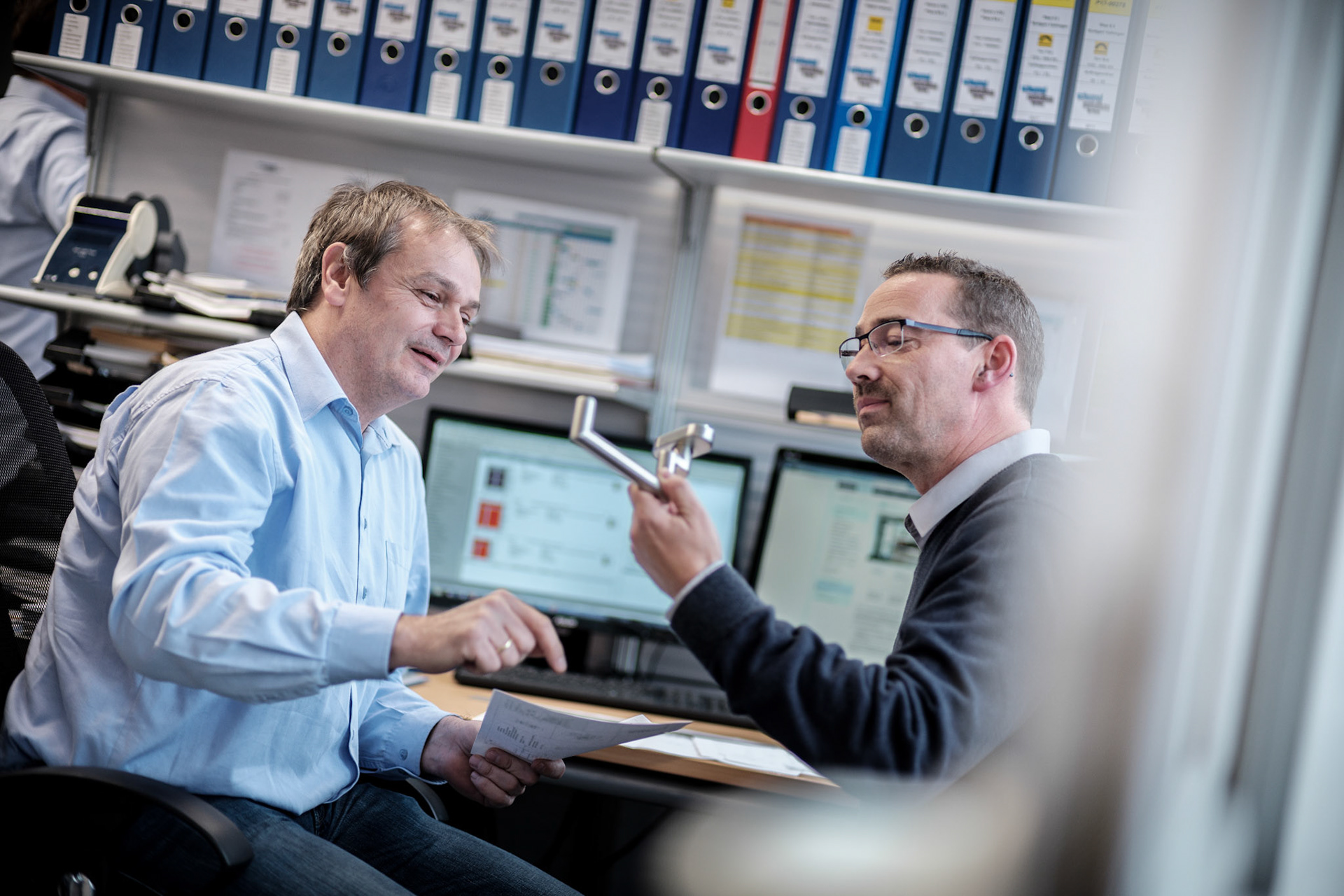 Titelgeschichte PVH vor Ort / Fa Schwendt am Mittwoch, 14.11.17  in Wertheim. Foto: Jakob Studnar
