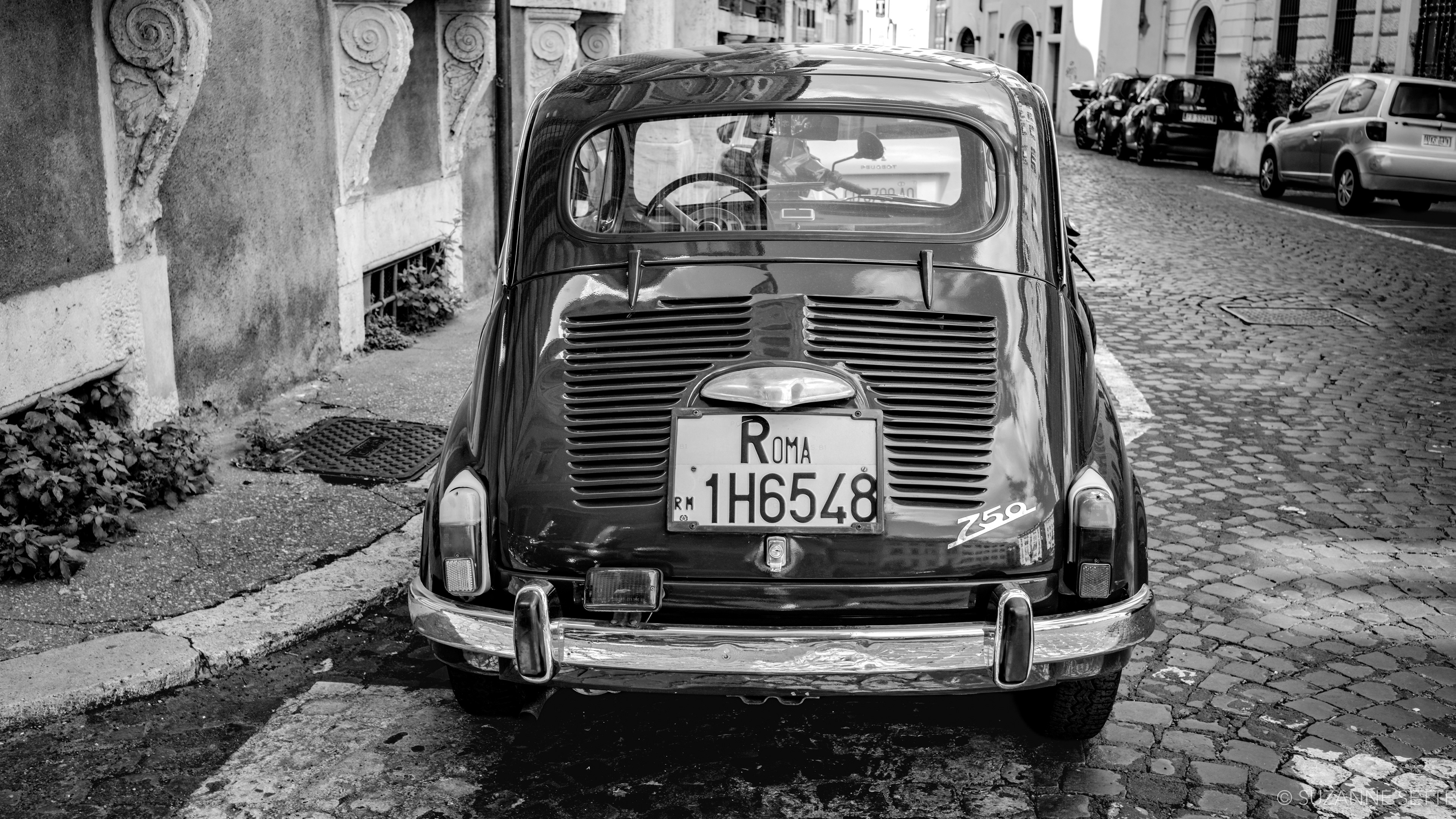 Black Fiat 500
