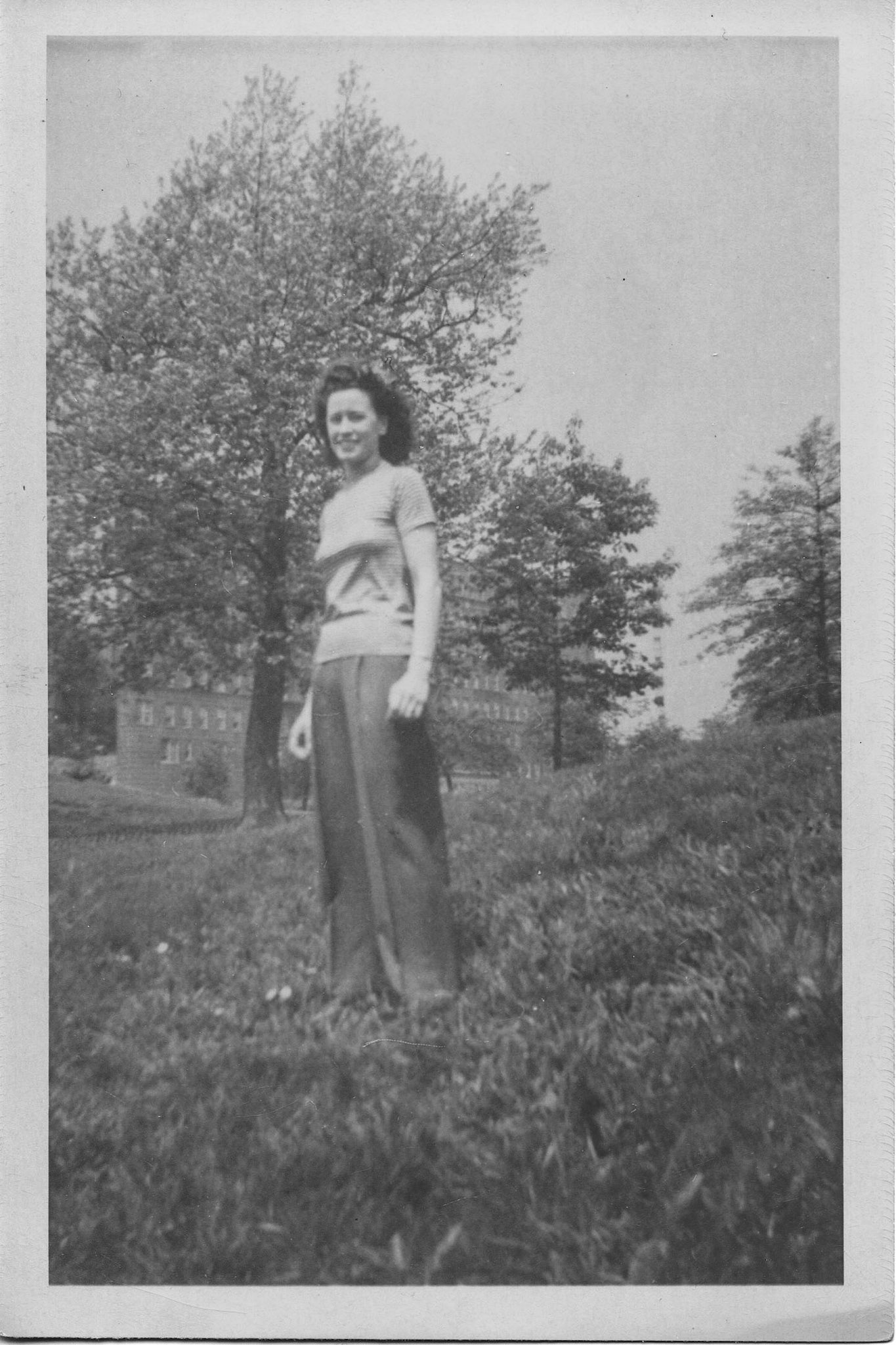 "What the well dressed riveter wore in '44"