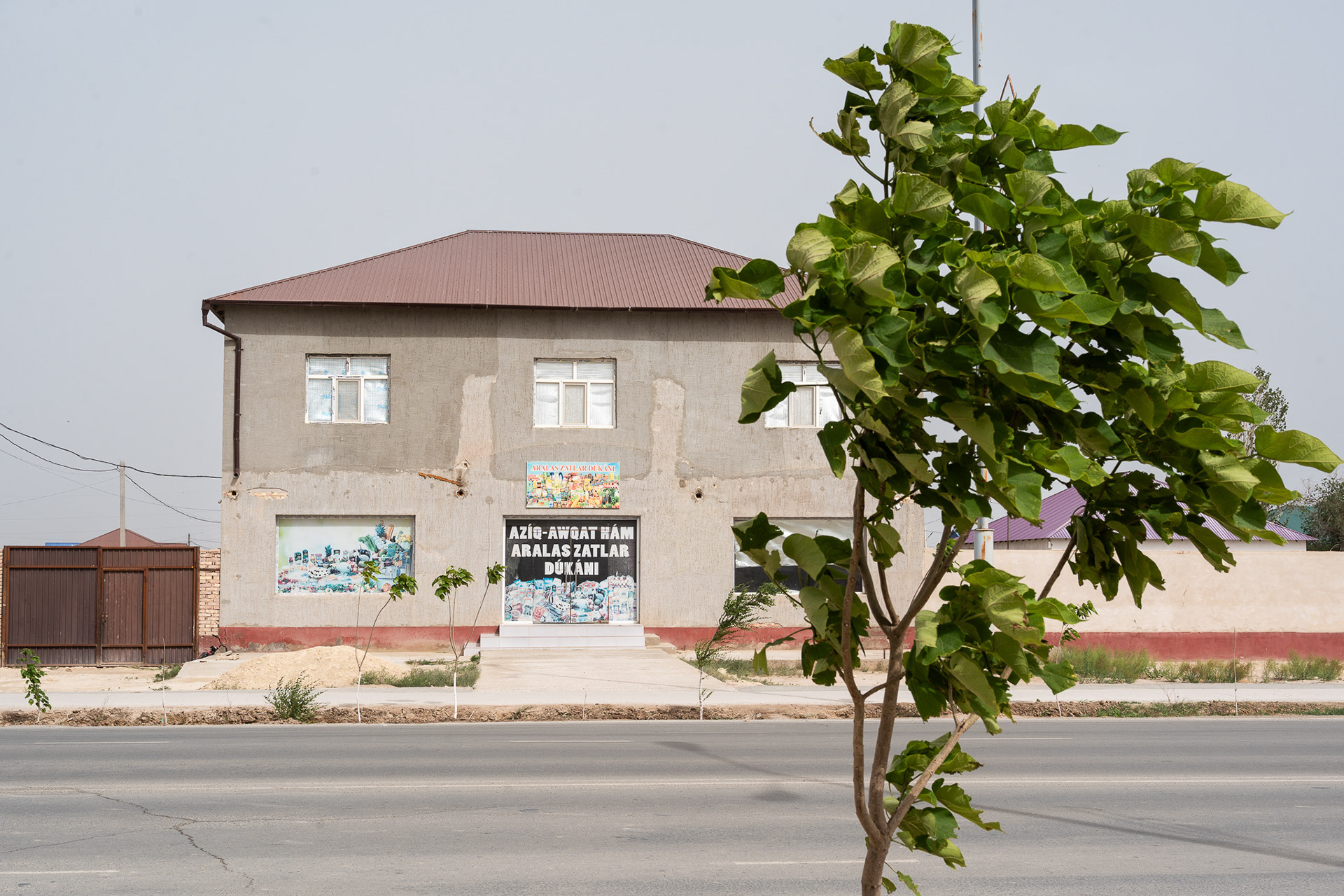 La ville de Moynak a subit un déclin important avec l'éloignement du rivage et la chute de l'URSS
