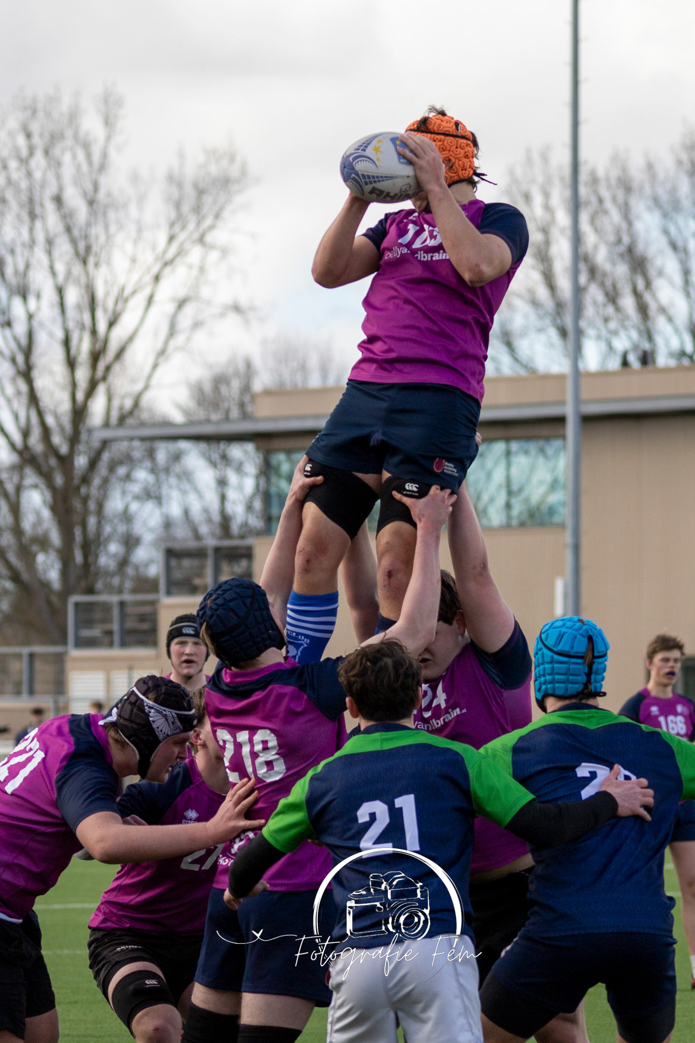 RRU1812032025-28