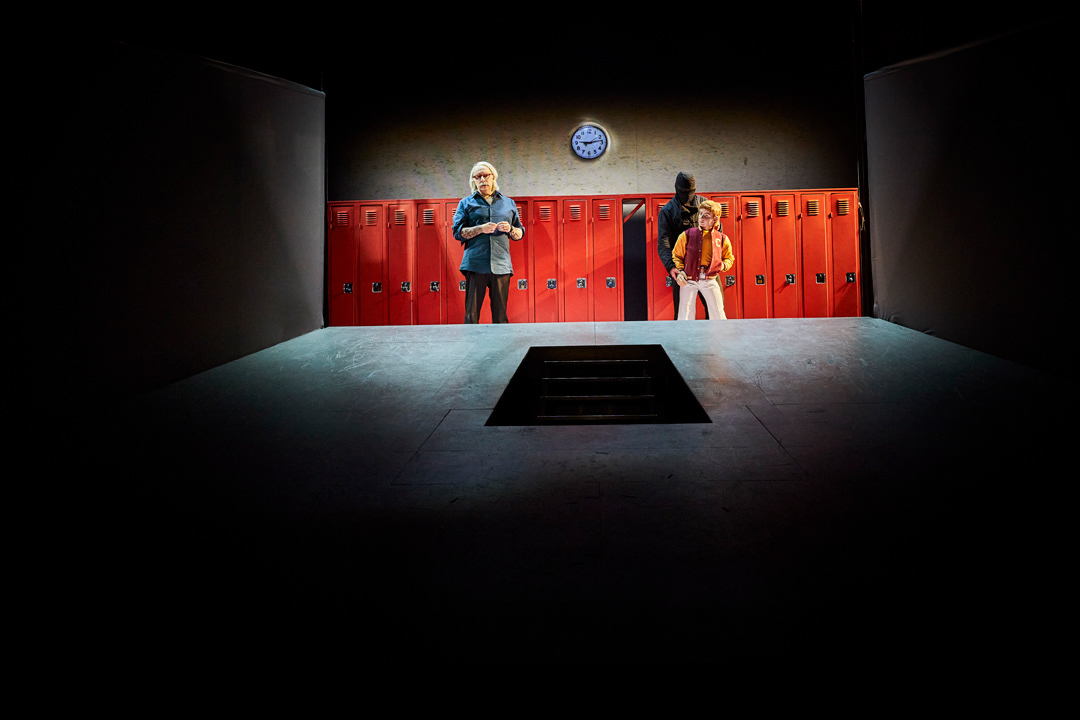 Robert Lepage (Simon Roberge, Eric Boulay), Martin Vaillancourt (marionnettiste) © François Latulippe