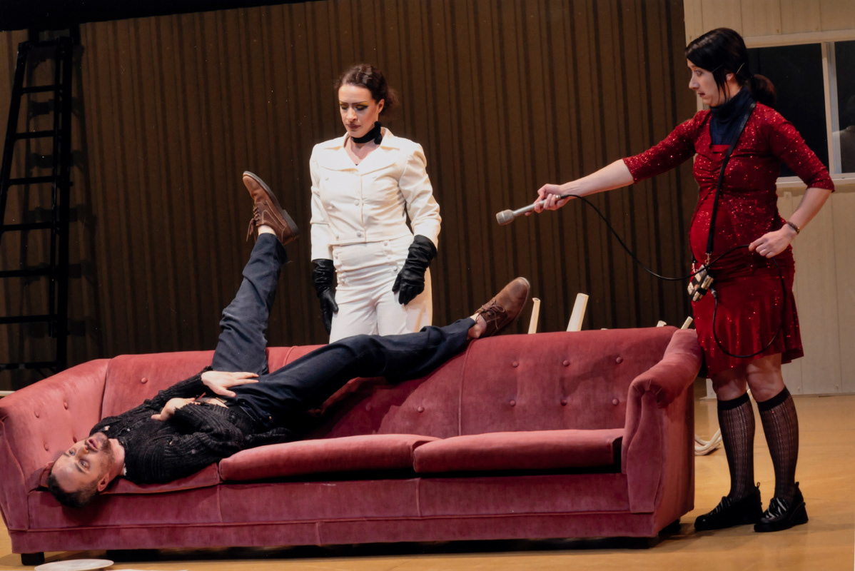 Hugues Frenette (Donatien Marcassilar) Éva Daigle (Catherine Tayet) Véronika Makdissi-Warren (Eudes Levert) © Louise Leblanc