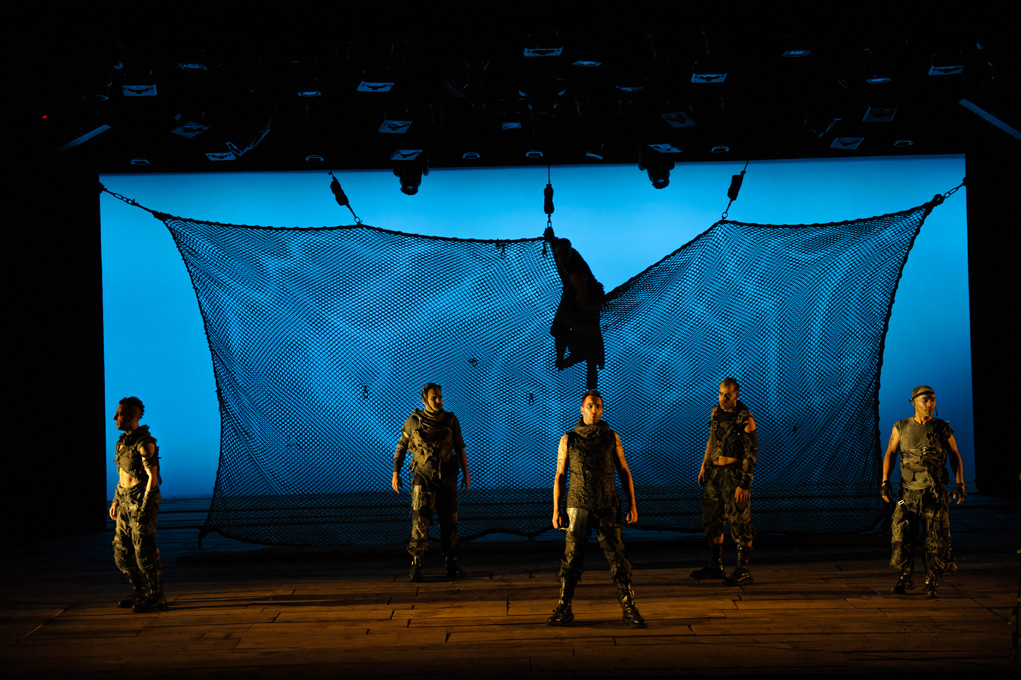 Jean-Michel Déry (Compagnon Politès) Nicolas Létourneau (Compagnon Elpénor) Christian Michaud (Ulysse) Jean-Pierre Cloutier (Compagnon Euryloque) Éric Leblanc (Compagnon Anticloos) © Vincent Champoux