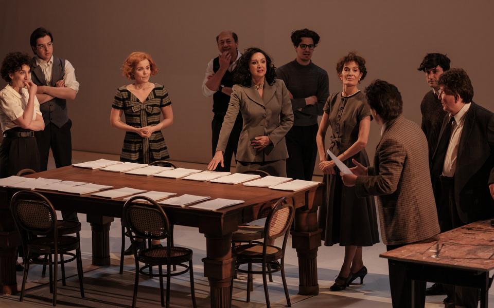 Refus Global : Audrée Southière (Marcelle Ferron) Laurent Simard (Maurice Perron) Noémie O'Farrell (Muriel Guilbault) Luc Picard (Paul-Émile Borduas) Violette Chauveau (Madeleine Arbour) Philippe Thibault Denis (Marcel Barbeau) Anne-Marie Cadieux (Thérèse Renaud) Gabriel Lemire (Jean Paul Riopelle) Bruno Cormier (Quentin Kravtchenko) Richard Fréchette (Automatiste) © Danny Taillon
