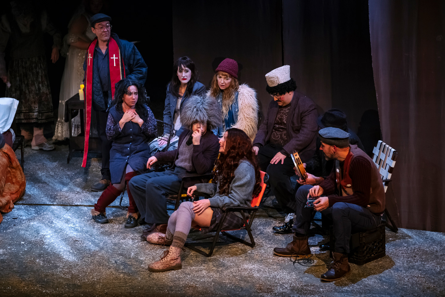 Israël Gamache (Frère Ansatase) Maude Boutin St-Pierre, Monika Pilon, Mary-Lee Picknell, Jonathan Gagnon, Jean-Michel Girouard, Sophie Thibault, Josué Beaucage (villageois) © Stéphane Bourgeois