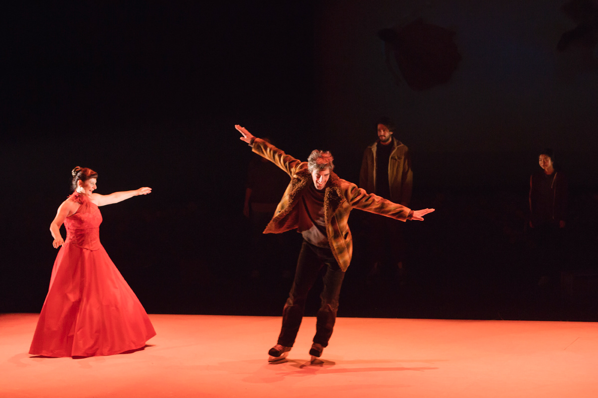 Lise Castonguay (Madame Viau-Vachon) Nicola-Frank Vachon (Guy) Vincent Roy (Fernand) Léa Deschamps (Manon) © Hélène Bouffard
